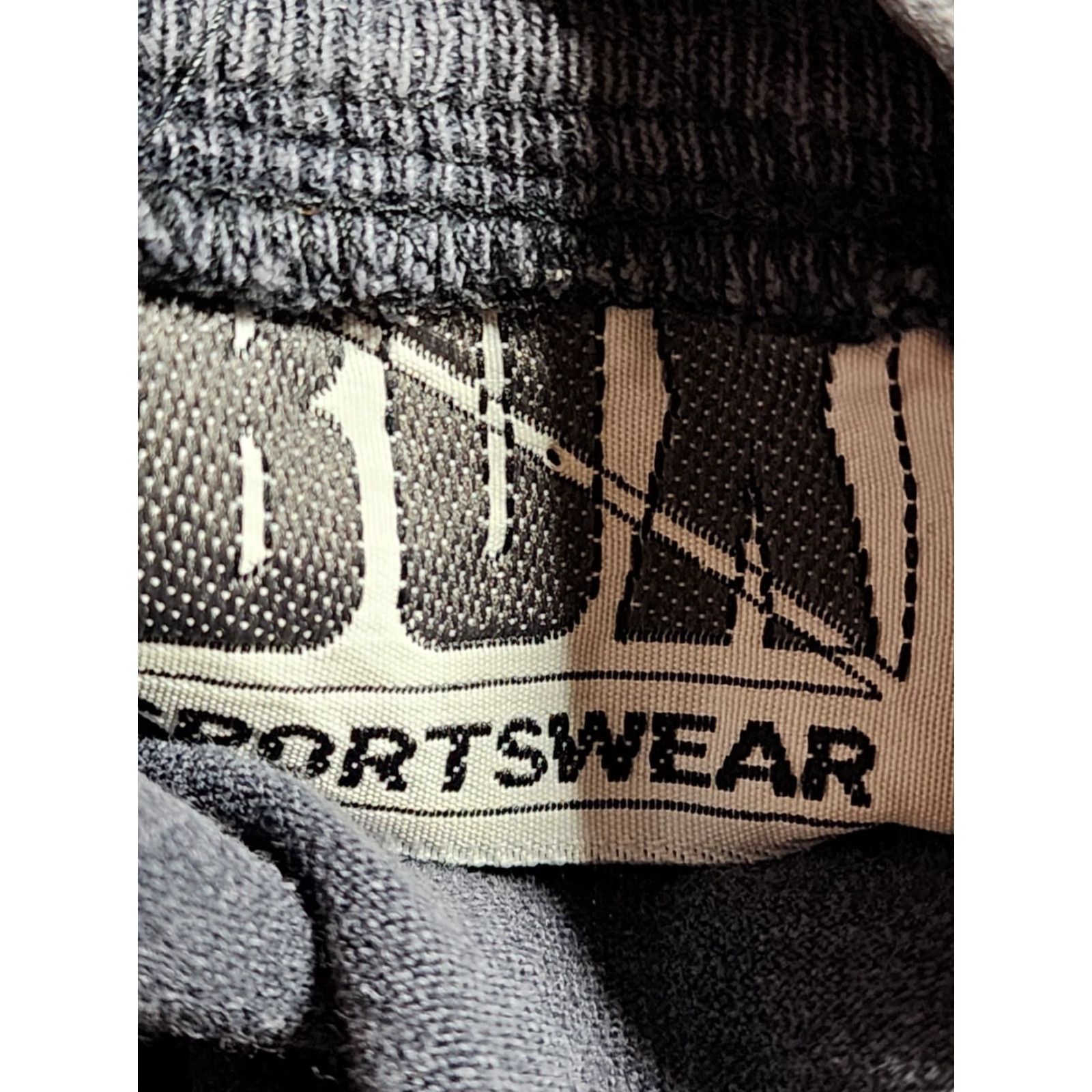 Vintage VINTAGE Box Sportswear Geometric Black Cropped T-Shirt XL 80s Mens Size US XL / EU 56 / 4 - 4 Thumbnail