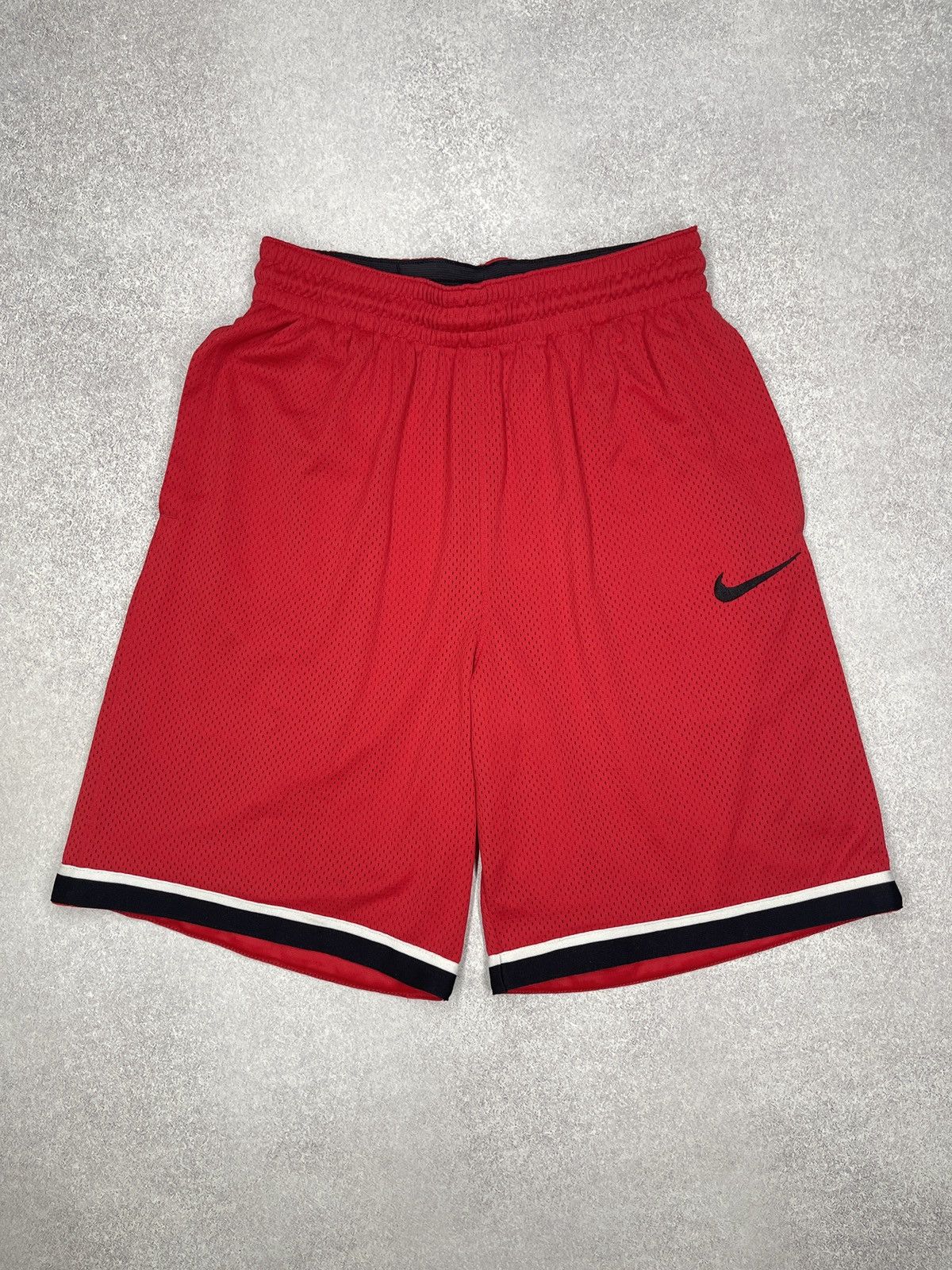 Nike Mens Nike Dri Fit Red Shorts To the grid Size M Sportswear Size US 32 / EU 48 - 2 Thumbnail