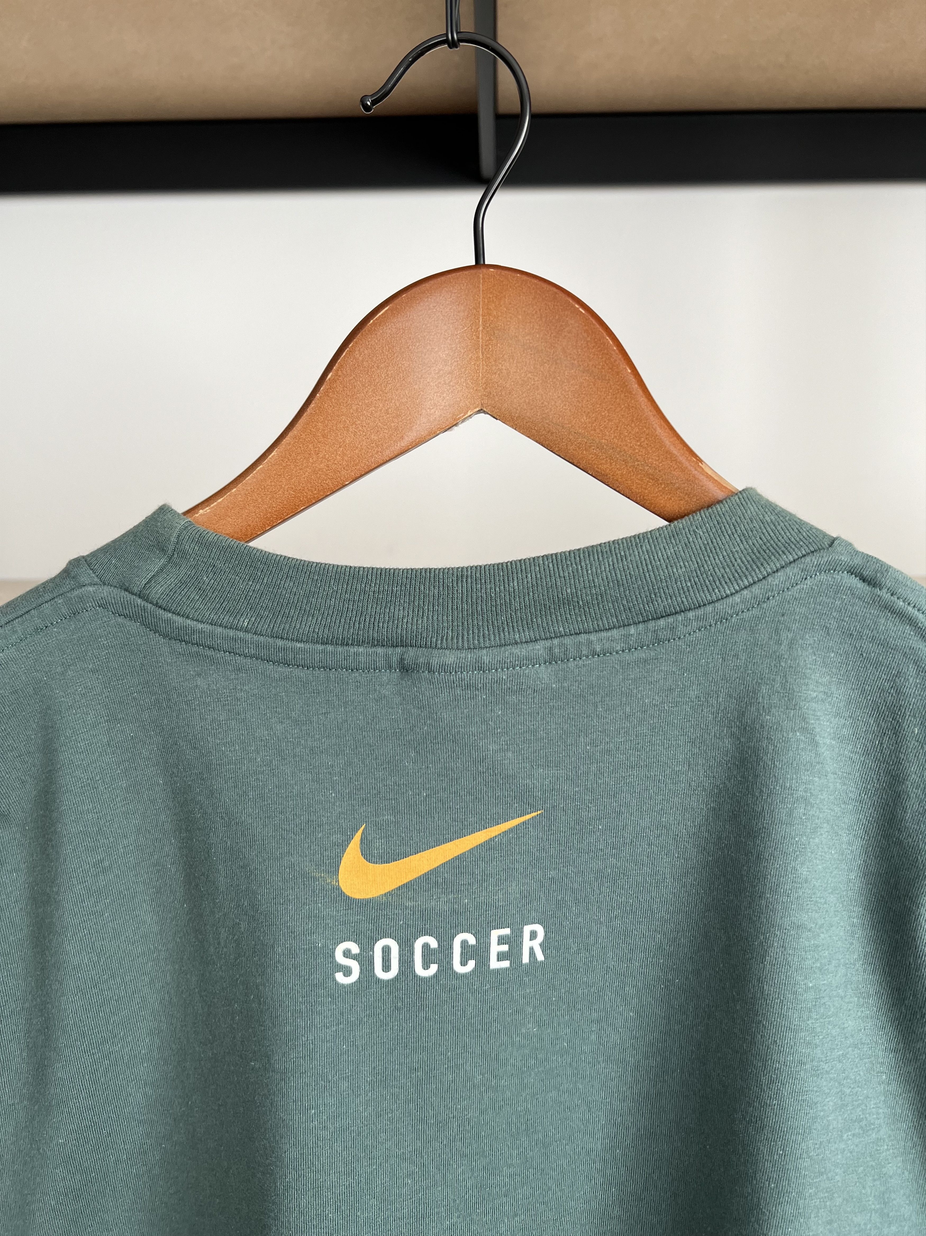 Nike Vintage 90s Nike International Premier Cup Soccer T-shirt Size US L / EU 52-54 / 3 - 17 Thumbnail