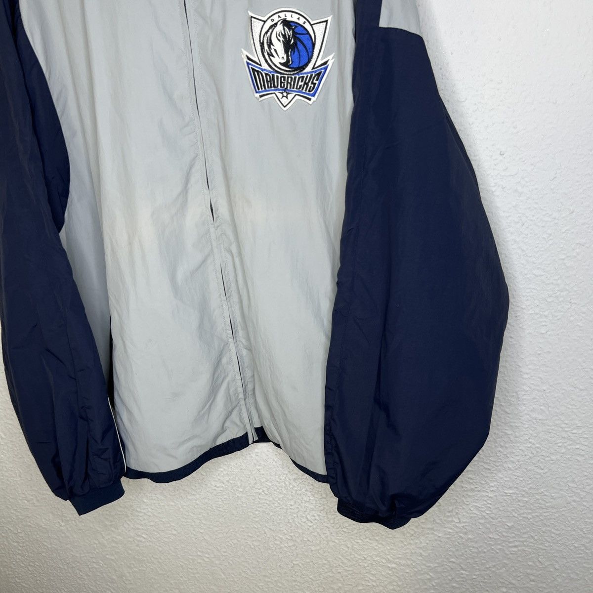 NBA Vintage NBA Nylon Jacket Navy Grey Dallas Mavericks Size US XXL / EU 58 / 5 - 4 Thumbnail