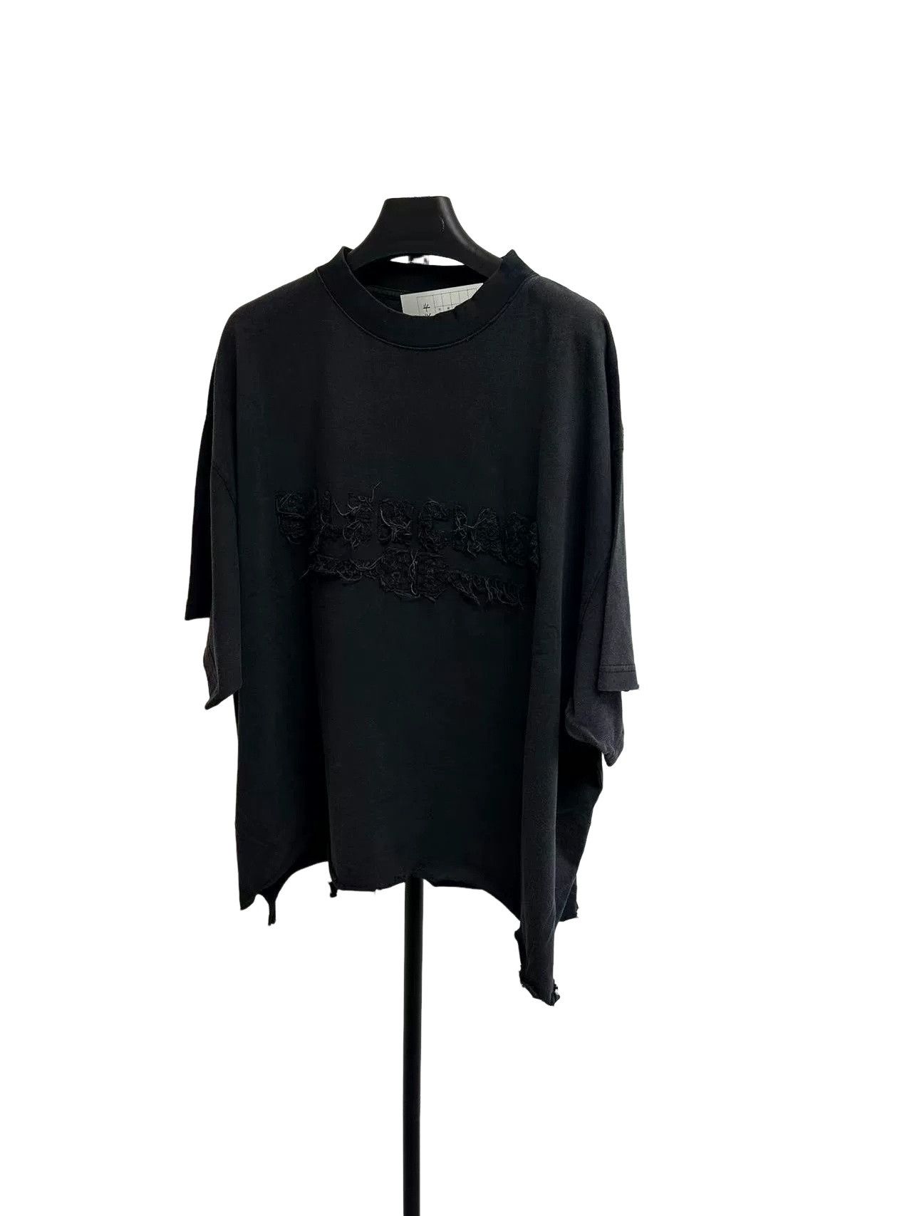 Balenciaga Balenciaga Frayed Logo Distressed T-Shirt Size 3 Size US L / EU 52-54 / 3 - 1 Thumbnail