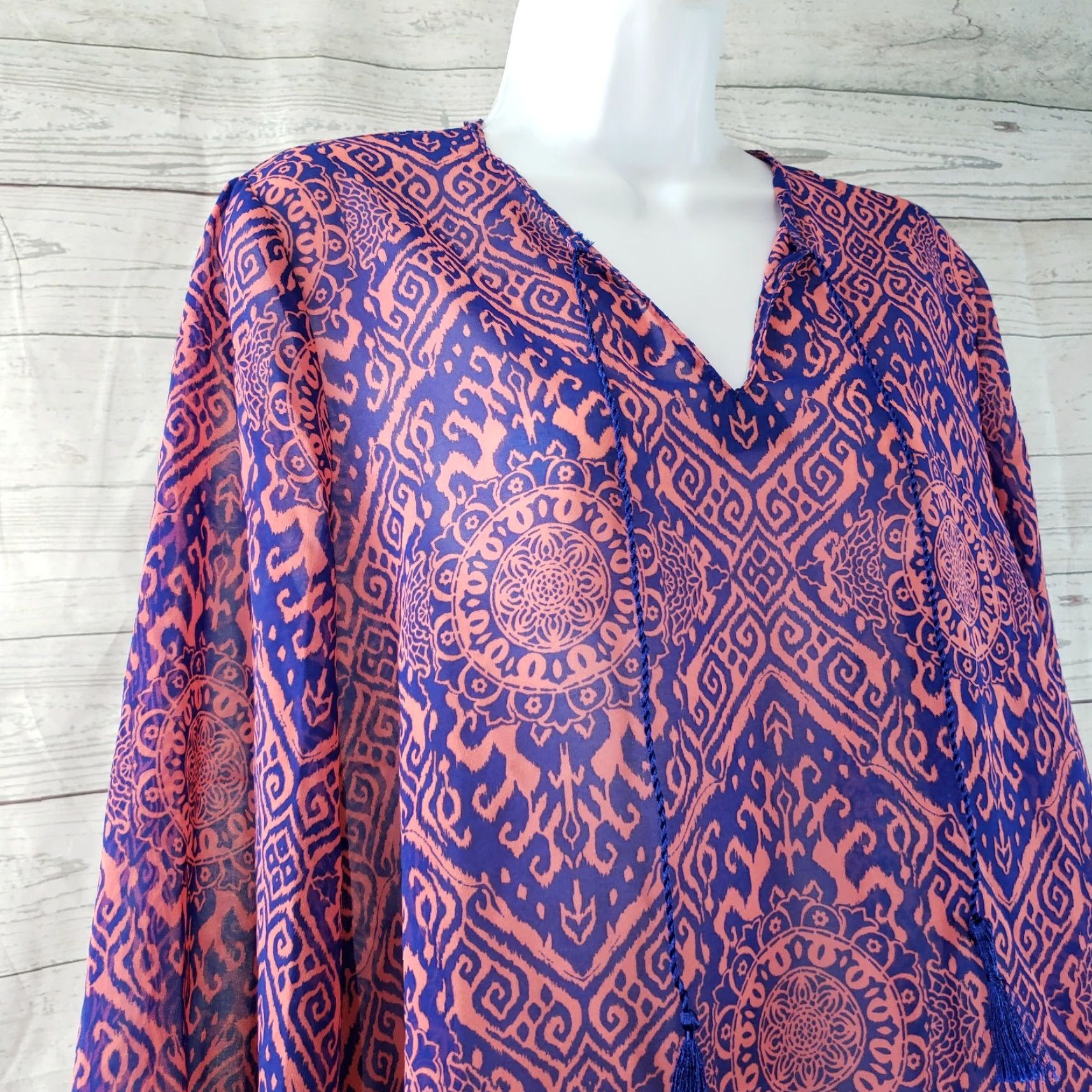 Banana Republic Banana Republic Blouse Womens Sz Small Pink Blue Tassels Sheer V-Neck 3/4 Sleeve Shirt Womens Size S / US 4 / IT 40 - 2 Thumbnail