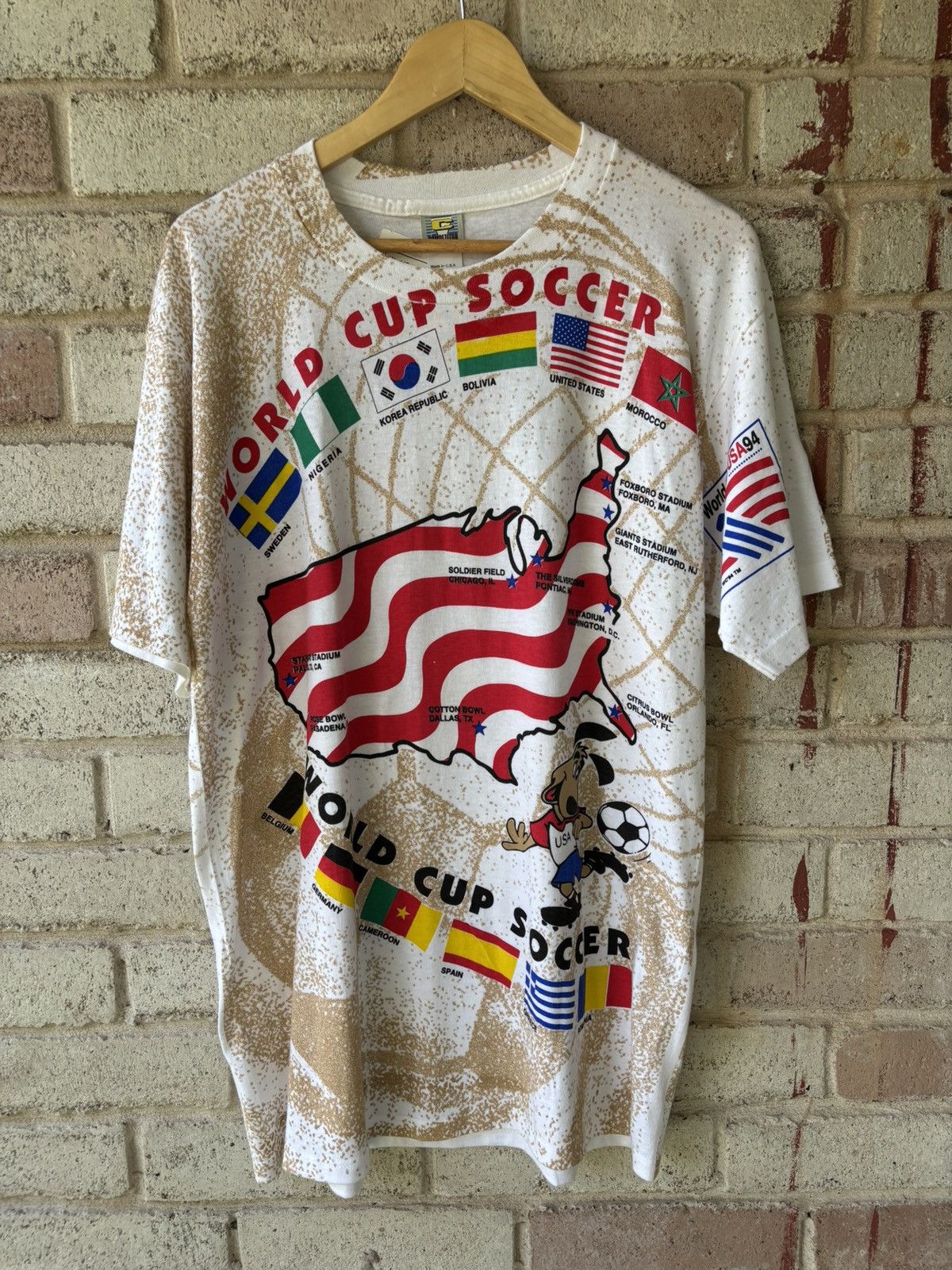 Vintage Vintage 1994 World Cup USA Aop Shirt Size US L / EU 52-54 / 3 - 1 Thumbnail