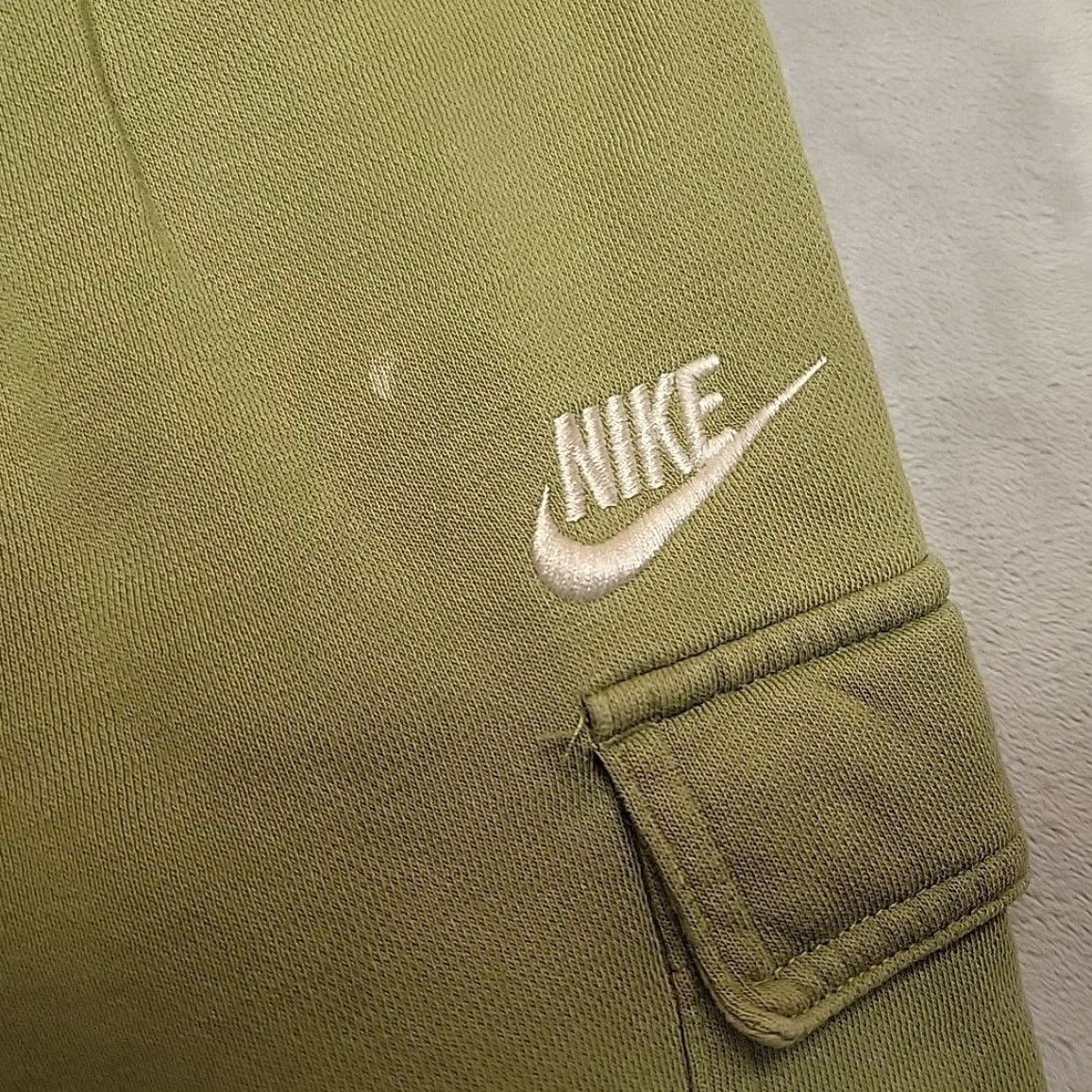 Nike Nike Jogger Pants Mens L Green Cotton Blend Sweats Club Fleece Sportswear Shirt/Bottom Mens Green Nike Jogger Pants L Regular Cotton Blend Fiction? Size US 33 - 5 Thumbnail