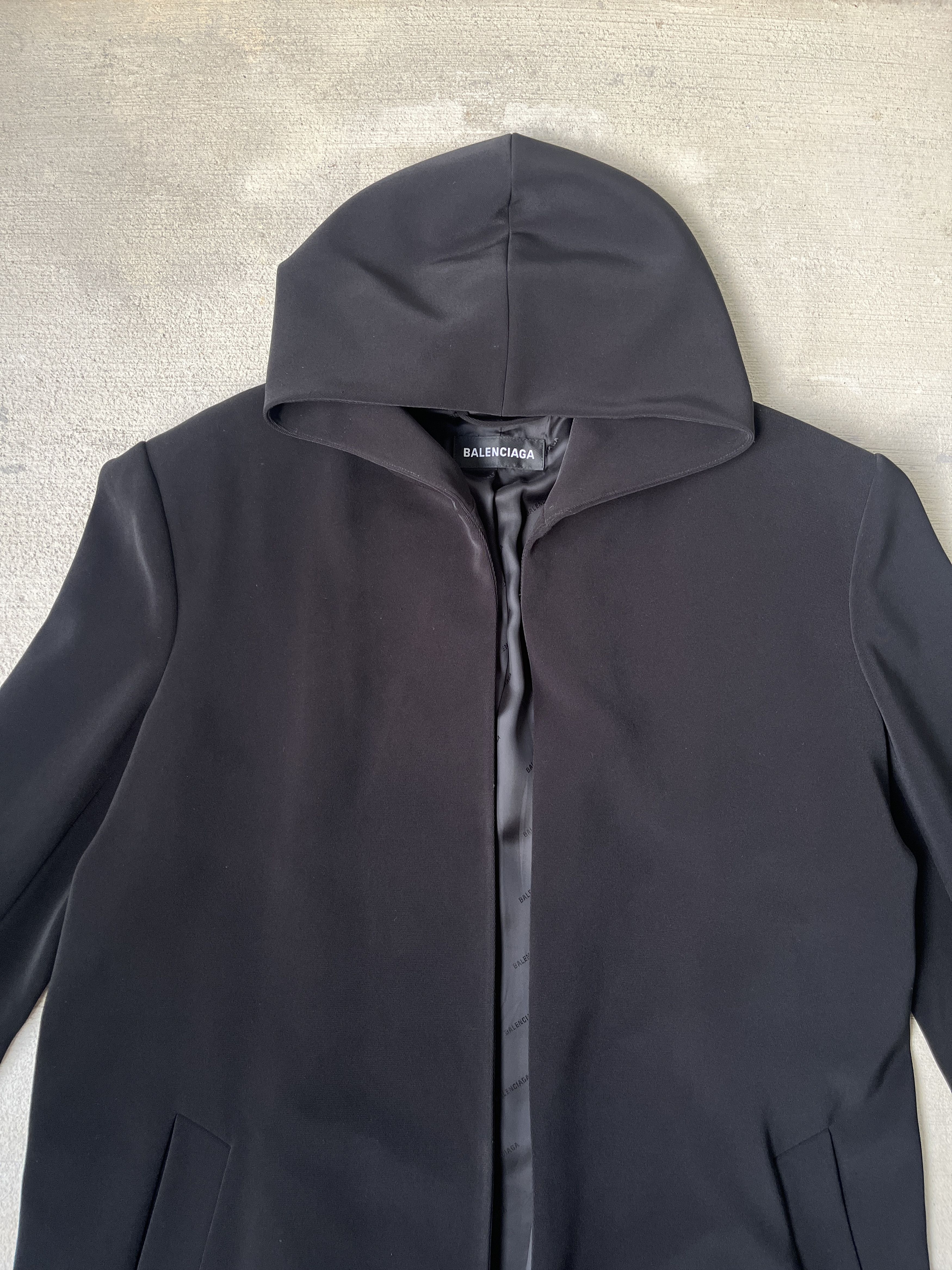 Balenciaga Balenciaga Crepe Hooded Coat Size 50 AW19 Size US L / EU 52-54 / 3 - 3 Thumbnail