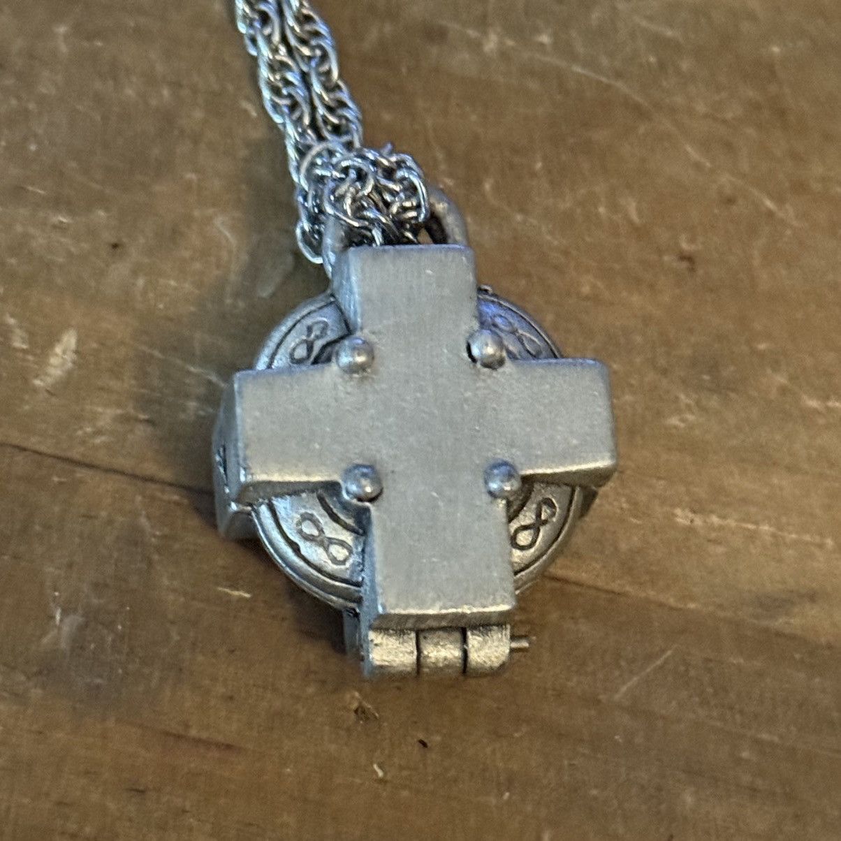 Other Silver tone Celtic cross memorial locket pendant necklace Size ONE SIZE - 5 Thumbnail