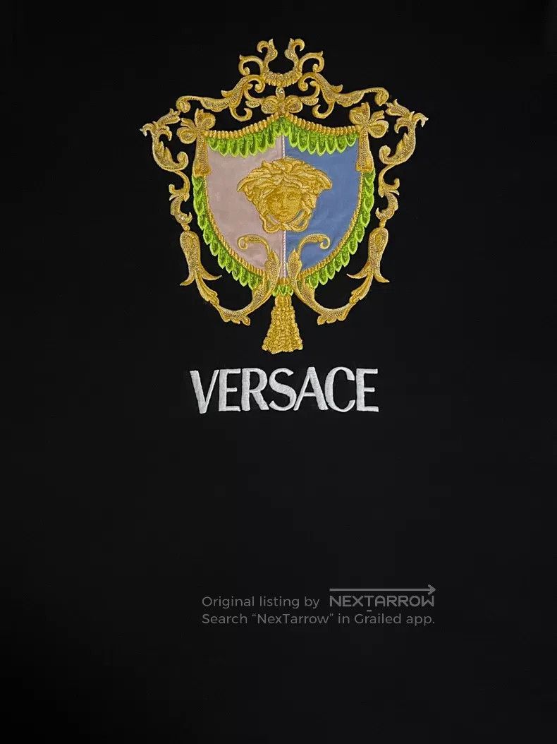 Versace Versace Embroidered T-shirt Size US M / EU 48-50 / 2 - 4 Thumbnail