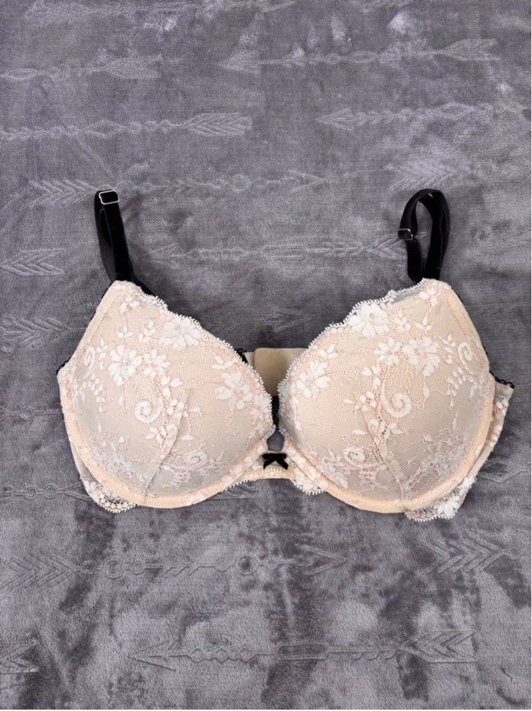 Victoria's Secret Women's Victoria's Secret Bra 32DD Beige Size ONE SIZE - 1 Thumbnail