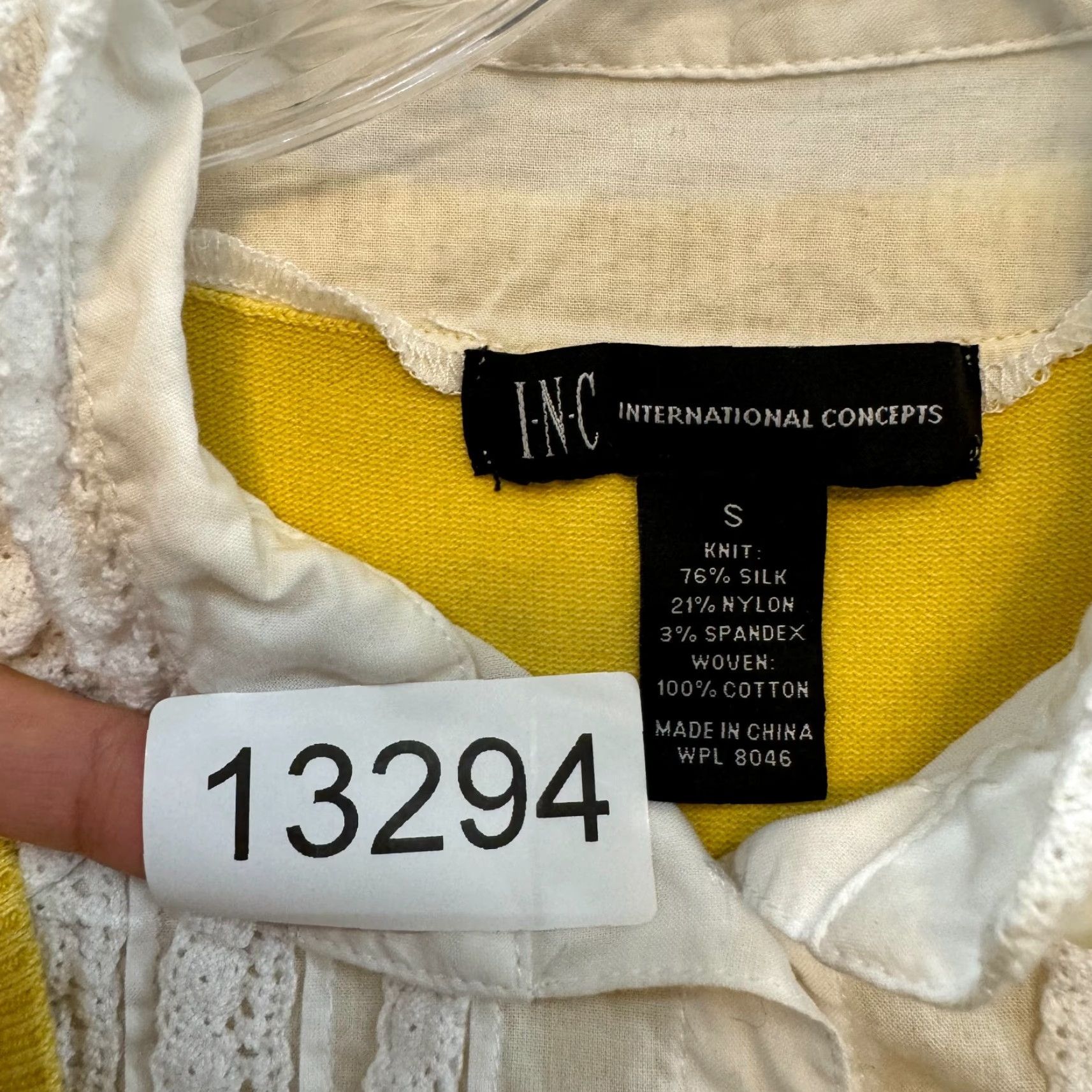 Vintage VINTAGE INC International Concepts Y2K Top Blouse Shirt Small S Yellow Silk Blend Cheesecake Factory Uniform Wear to Work Big Bang Theory Penny Size S / US 4 / IT 40 - 7 Thumbnail