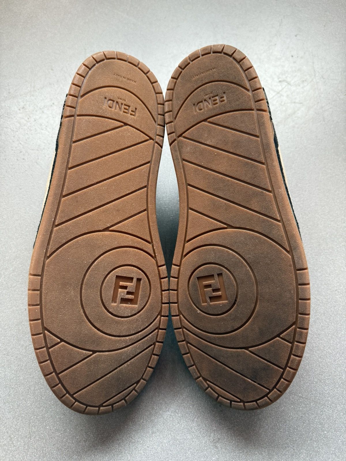 Fendi Fendi Match Low Top Leather Sneaker Cream/Black Size US 11 / EU 44 - 10 Thumbnail