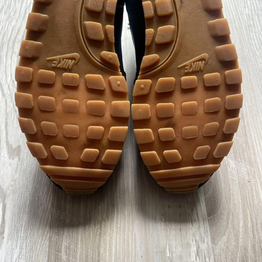 Nike NIKE • WMNS MD Runner 2 SE "Black Gum" (6.5M) Size US 6.5 / EU 39-40 - 12 Thumbnail
