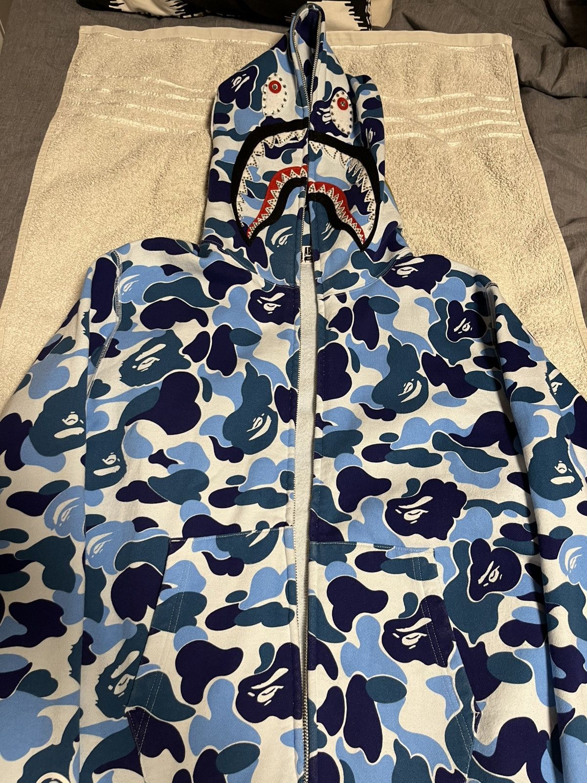 Bape ABC Camo Crystal Stone Shark Hoodie Size US M / EU 48-50 / 2 - 20 Thumbnail