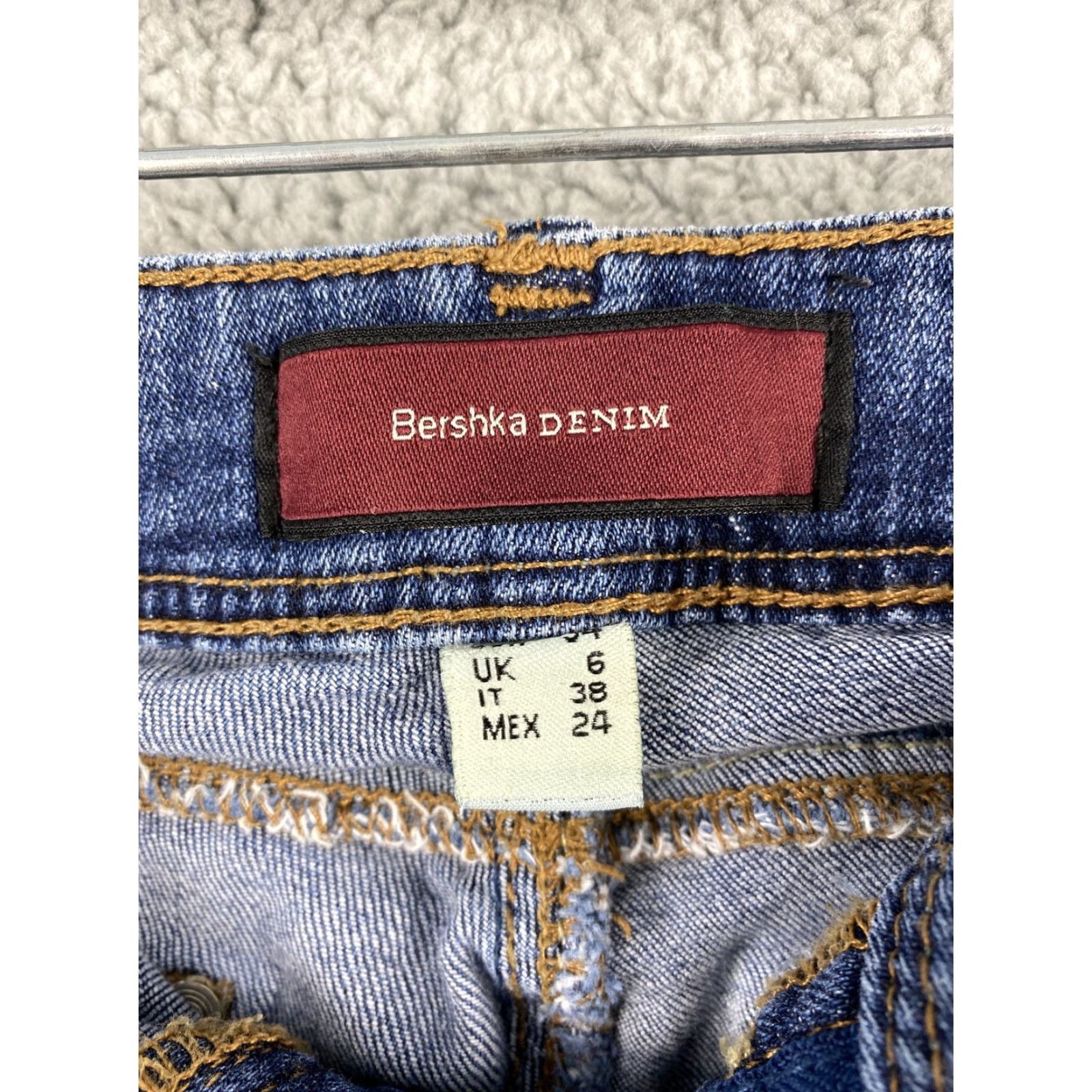 Bershka Zara Jeans Women's Size 2 Skinny Denim Blue Mid Rise Stretch 31-26 Belt Loops 5-Pocket Design Casual Adult Womens Size 26" / US 2 / IT 38 - 3 Thumbnail
