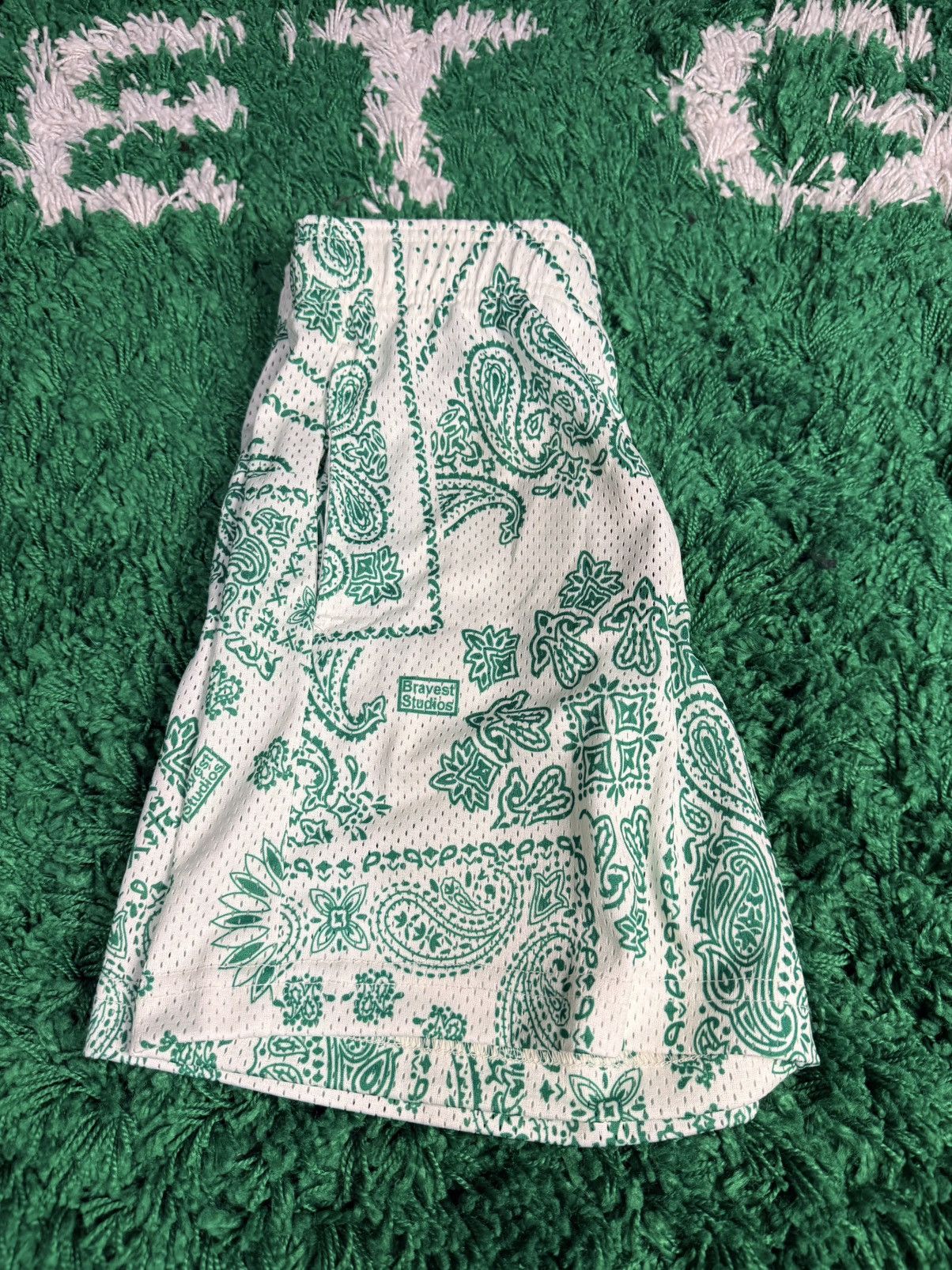 Bravest Studio White/Green Paisley Size SMALL