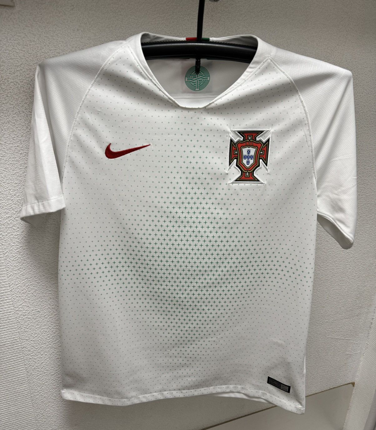 Nike Nike Portugal soccer jersey Away 2018/2019 M sz Size US M / EU 48-50 / 2 - 1 Thumbnail
