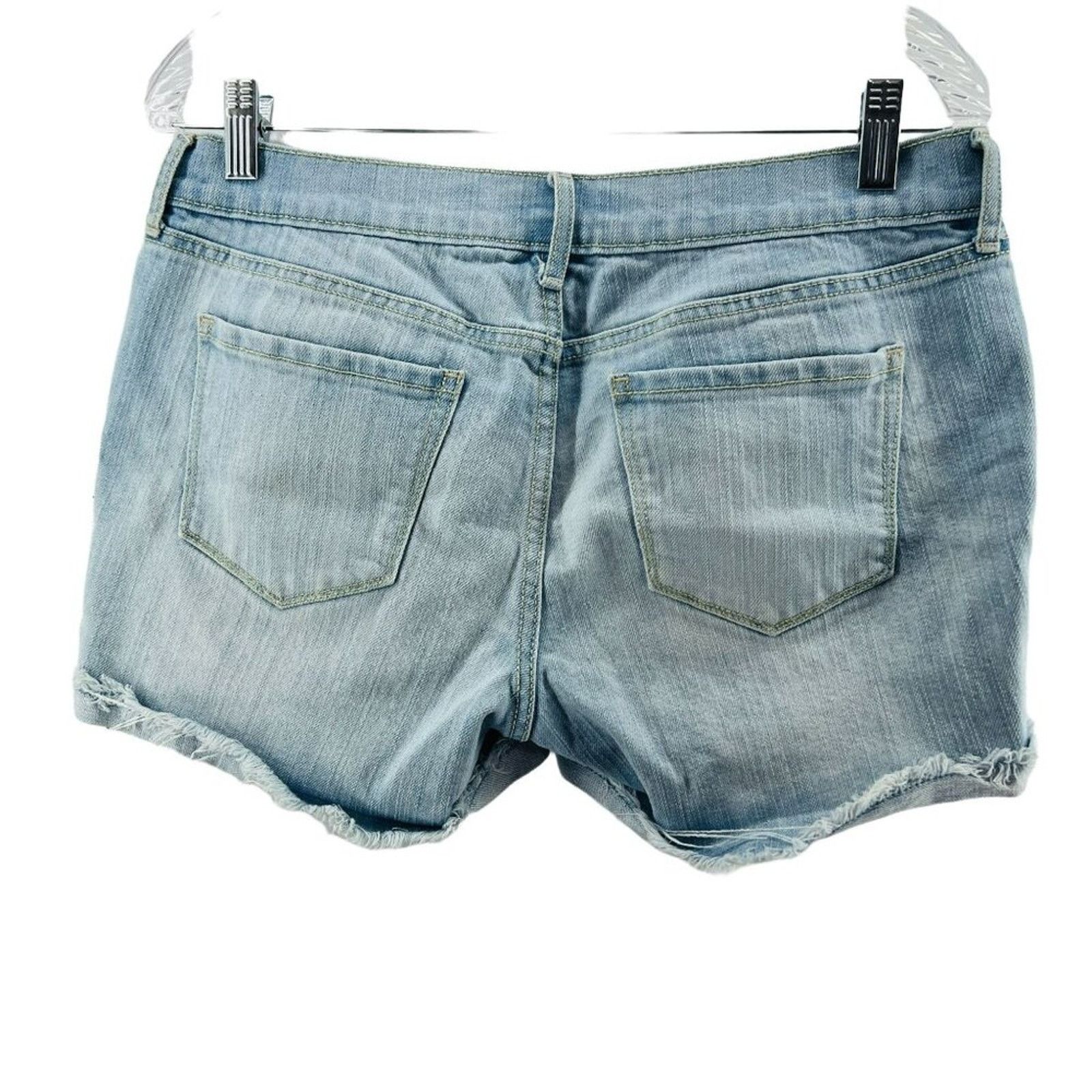 Old Navy Old Navy Boyfriend Distressed Cutoff Cuffed Jean Shorts Size 28" / US 6 / IT 42 - 4 Thumbnail