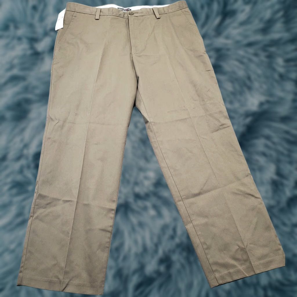 Dockers DOCKERS Mens Pants Khaki Classic Flat Front Brown 36 Classic Fit Easy Care Comfortable NWT Wide Range of Occasions Mens Size US 36 / EU 52 - 1 Thumbnail