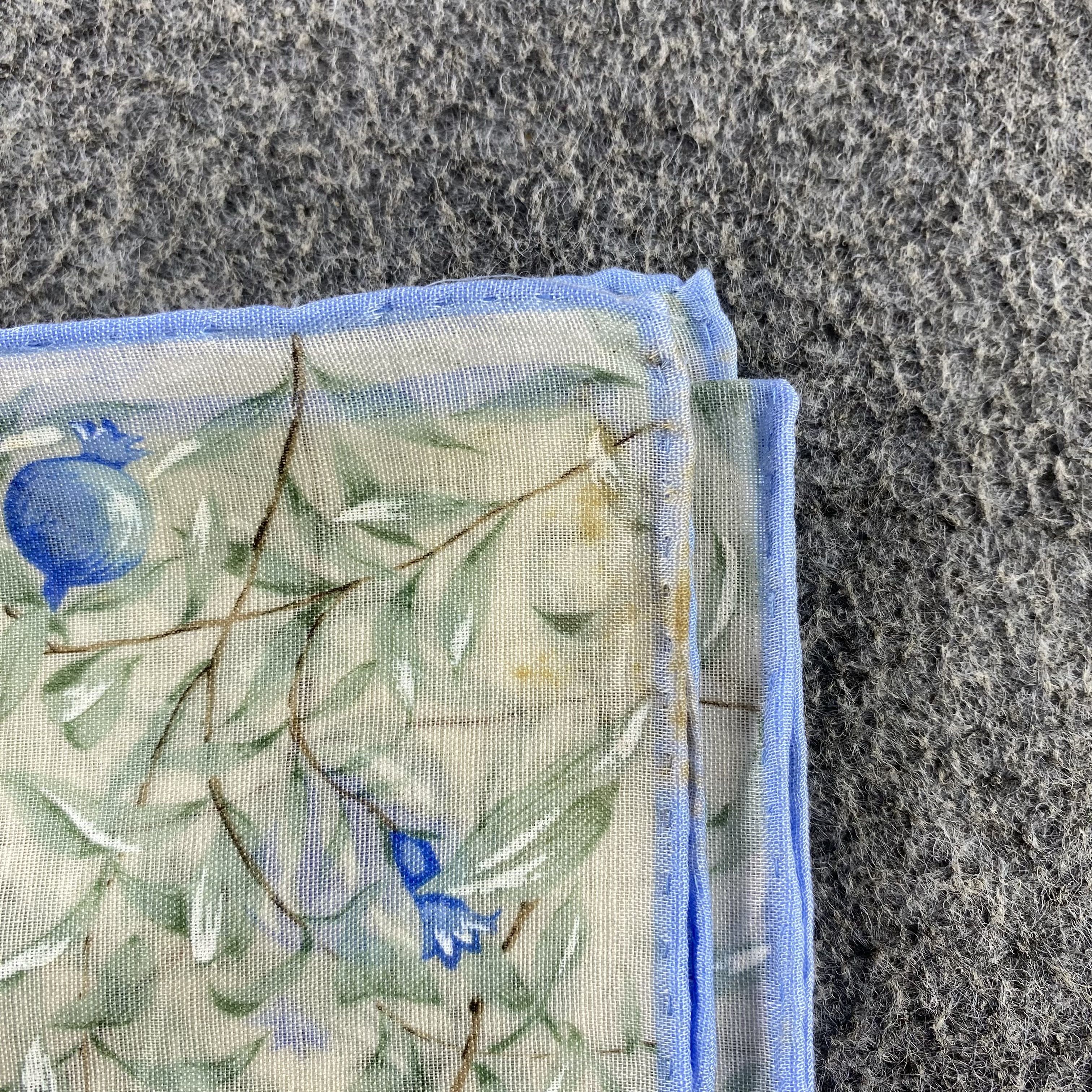Valentino × Vintage Valentino Garavani Handkerchief/Neckerchief/Bandana HC746 Size ONE SIZE - 6 Thumbnail