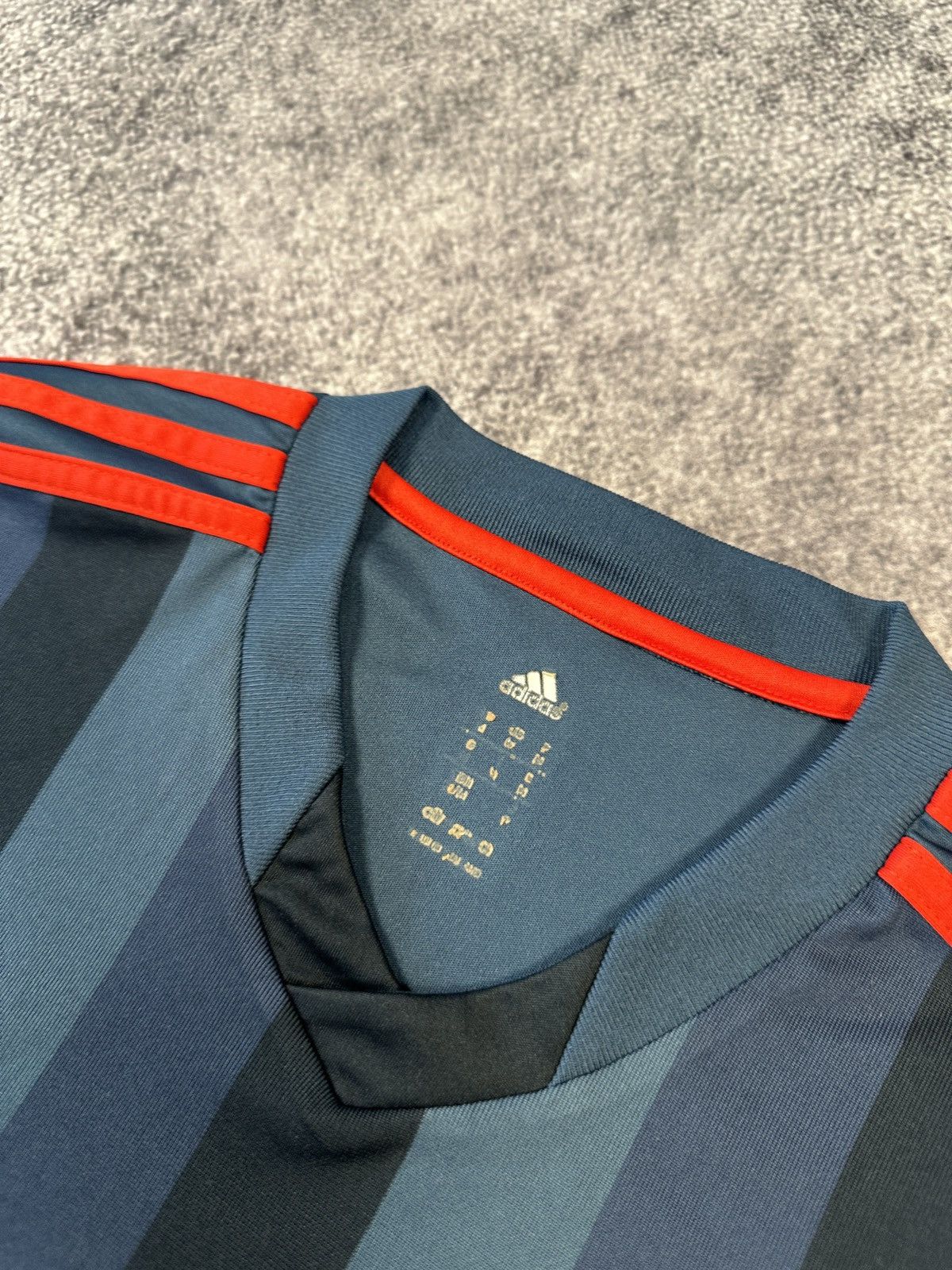 Adidas Adidas Bayern Munich Soccer Jersey Blokecore Style Rare M Size US M / EU 48-50 / 2 - 3 Thumbnail