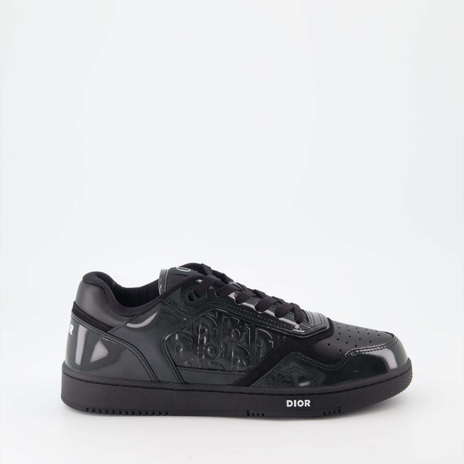 o1w1db10624 B27 Low-Top Sneakers in Black