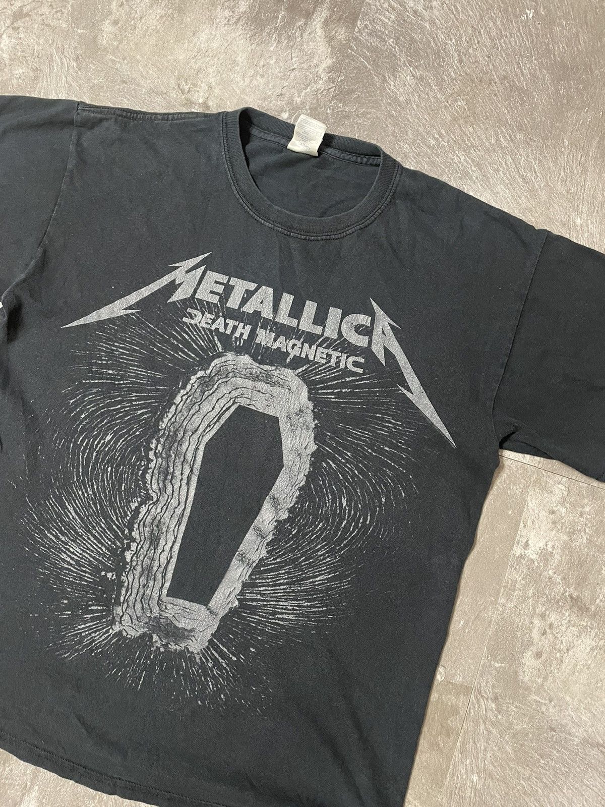 Metallica Metallica Death Magnetic 2008 Vintage Rock Band Tour Tee Size US M / EU 48-50 / 2 - 2 Thumbnail