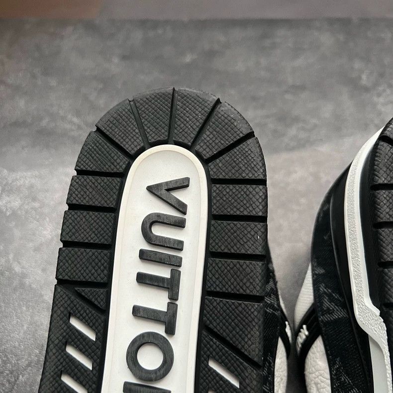 Louis Vuitton LOUIS VUITTON LV TRAINER Black and White Sneakers-2506 Size US 8 / EU 41 - 8 Thumbnail