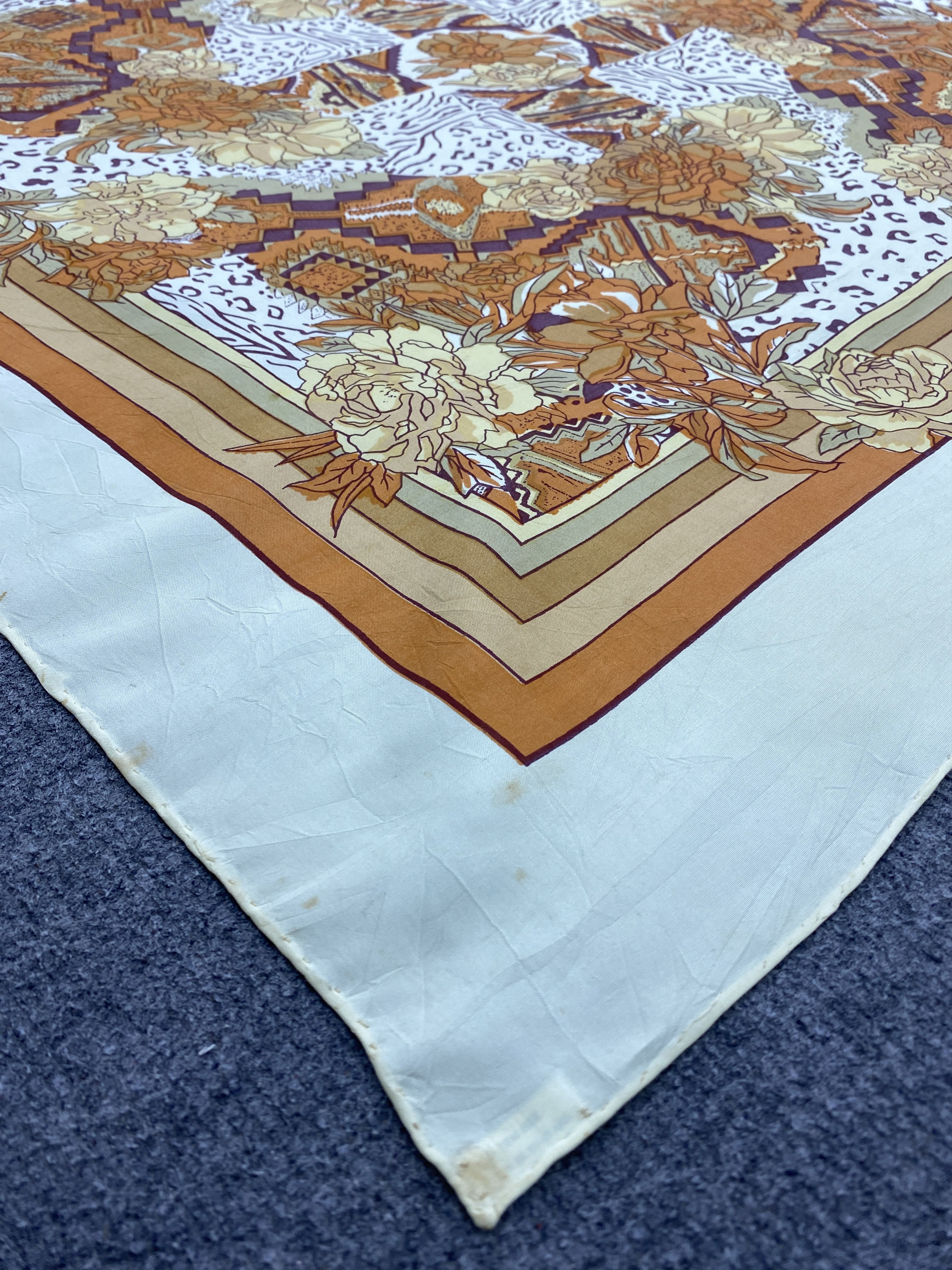 Japanese Brand Japan Geometrical Floral Silk Shawl / Silk Scarf SN0222 Size ONE SIZE - 4 Thumbnail
