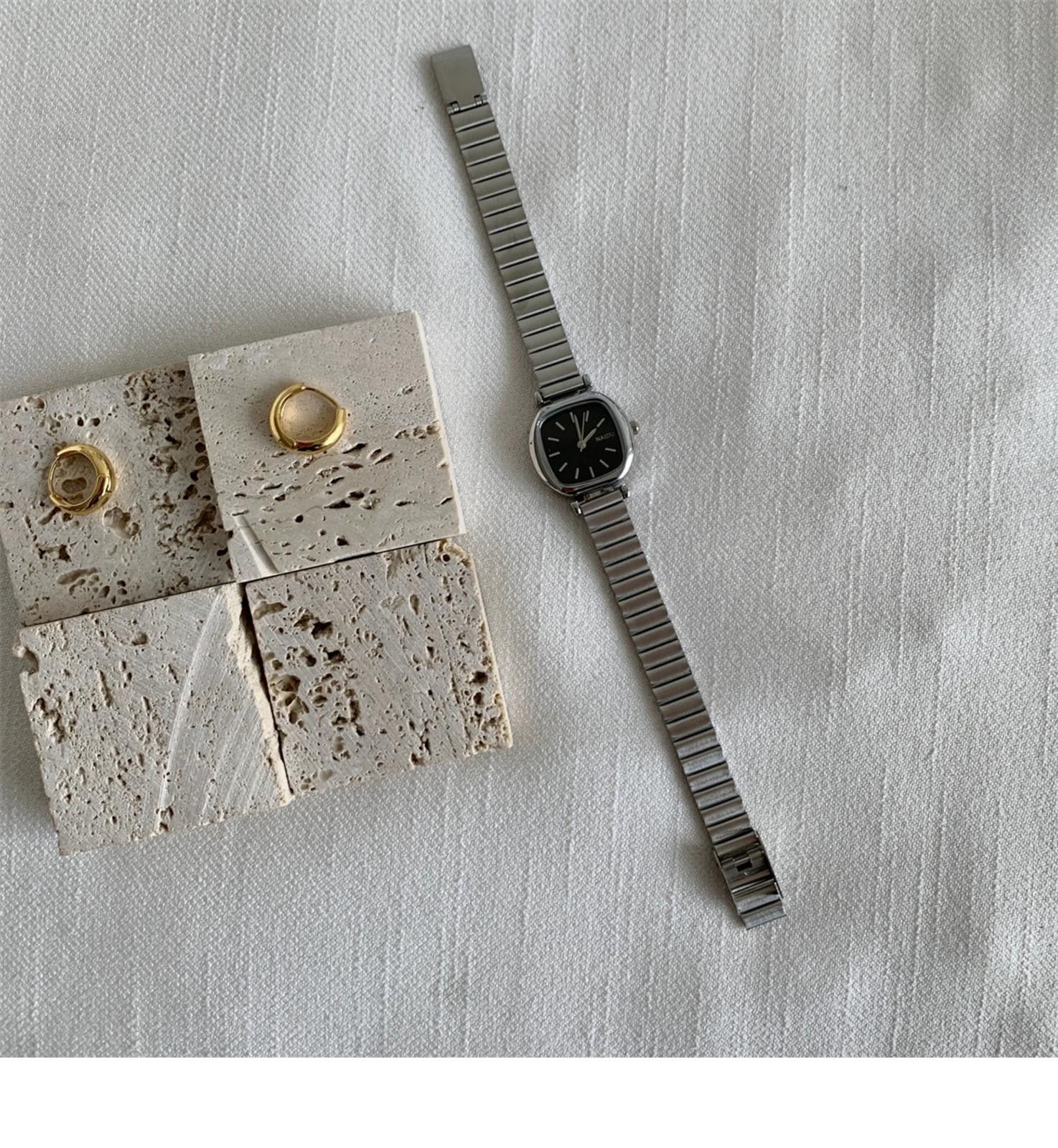 Vintage Gold Square Face Fashion Watch, Elegant Gold Bracelet Size ONE SIZE - 5 Thumbnail