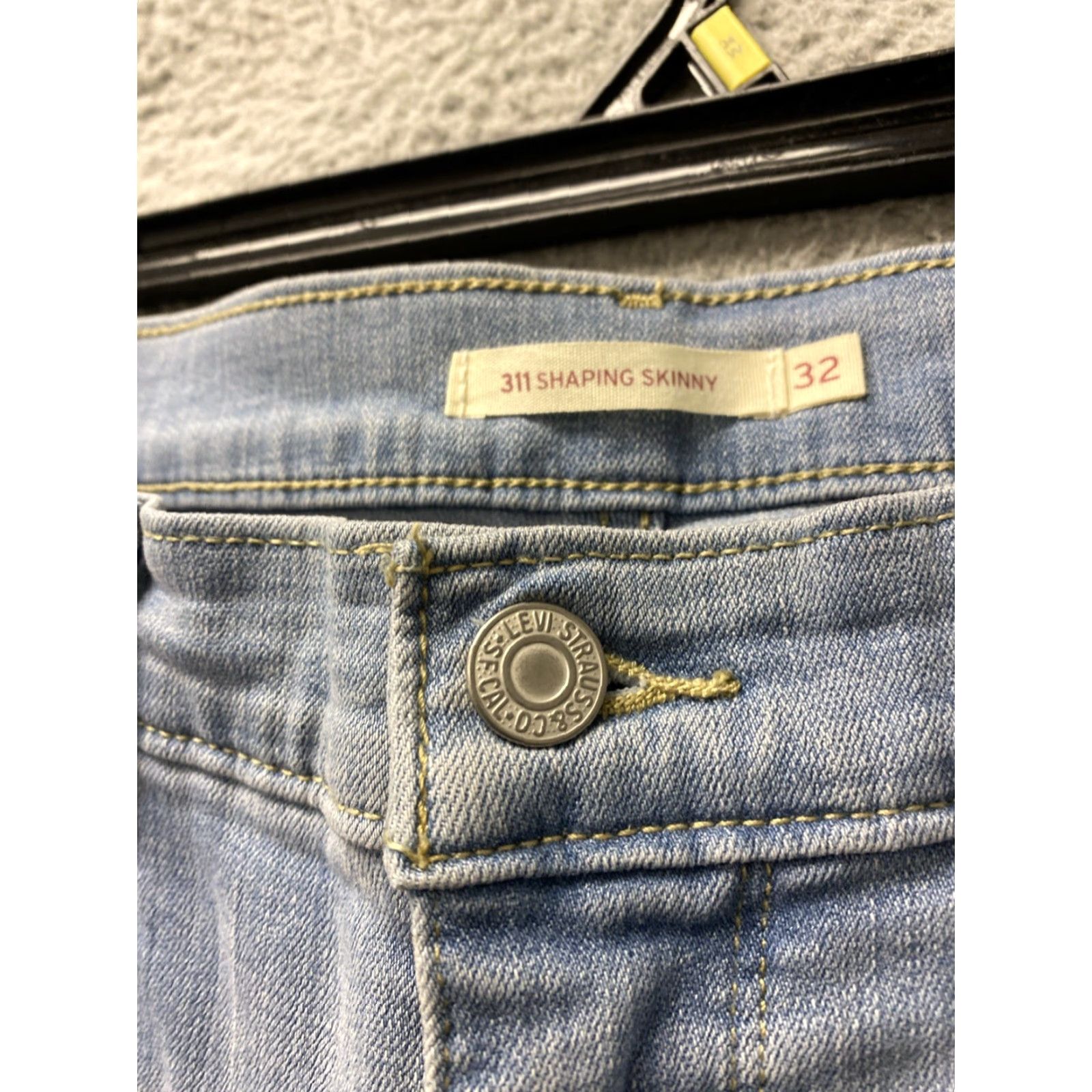 Levi's Levi's Jeans Women's 32x30 Skinny Light Blue Tummy Panel Shaping Modern Womens Size 24" / US 00 / IT 34 - 3 Thumbnail