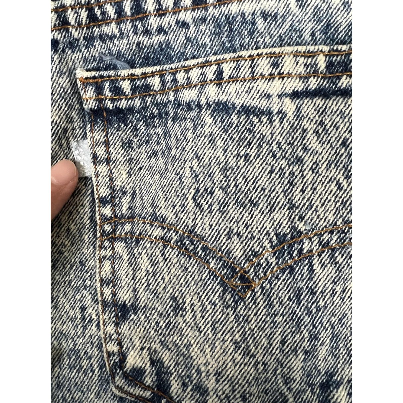 Levi's VINTAGE Levi's 551 Student Jeans Mens 26x30 Blue Acid Wash Tapered Made USA Size US 26 / EU 42 - 7 Thumbnail