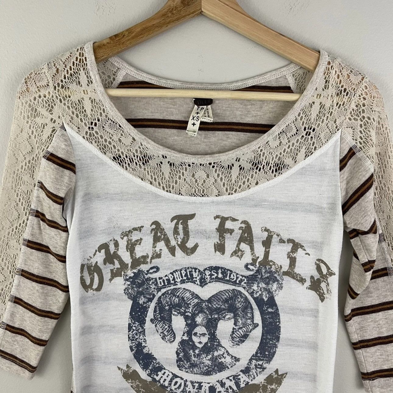 Free People FREE PEOPLE Creme Ivory Eyelet Lace Great Falls Montana Top Size XS / US 0-2 / IT 36-38 - 3 Thumbnail