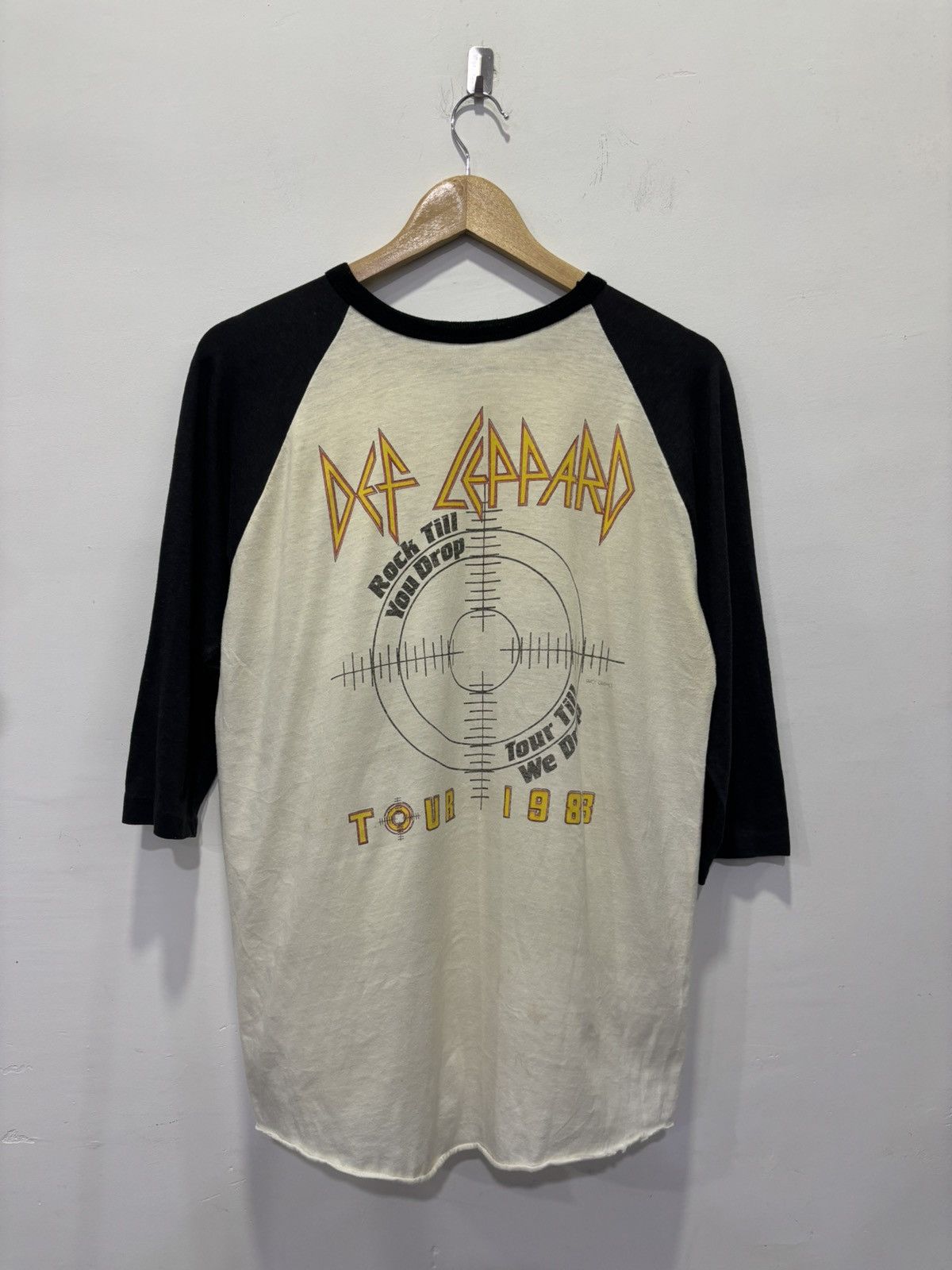 Band Tees Vintage Def Leppard Tour 1983 Raglan Shirt Size US L / EU 52-54 / 3 - 2 Thumbnail