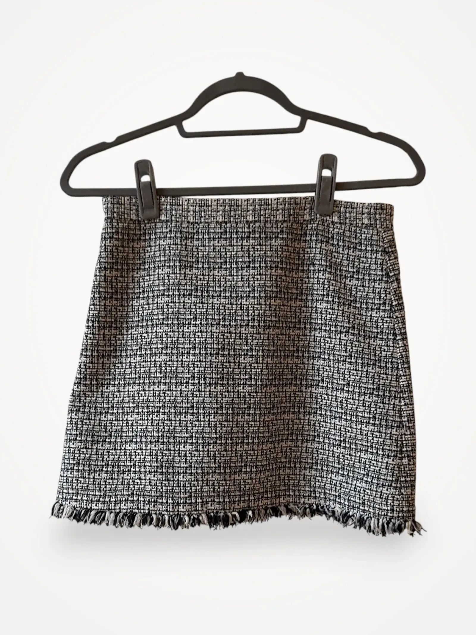Alice + Olivia Alice & Olivia Skirt Size 25" / US 0 / IT 36 - 1 Thumbnail