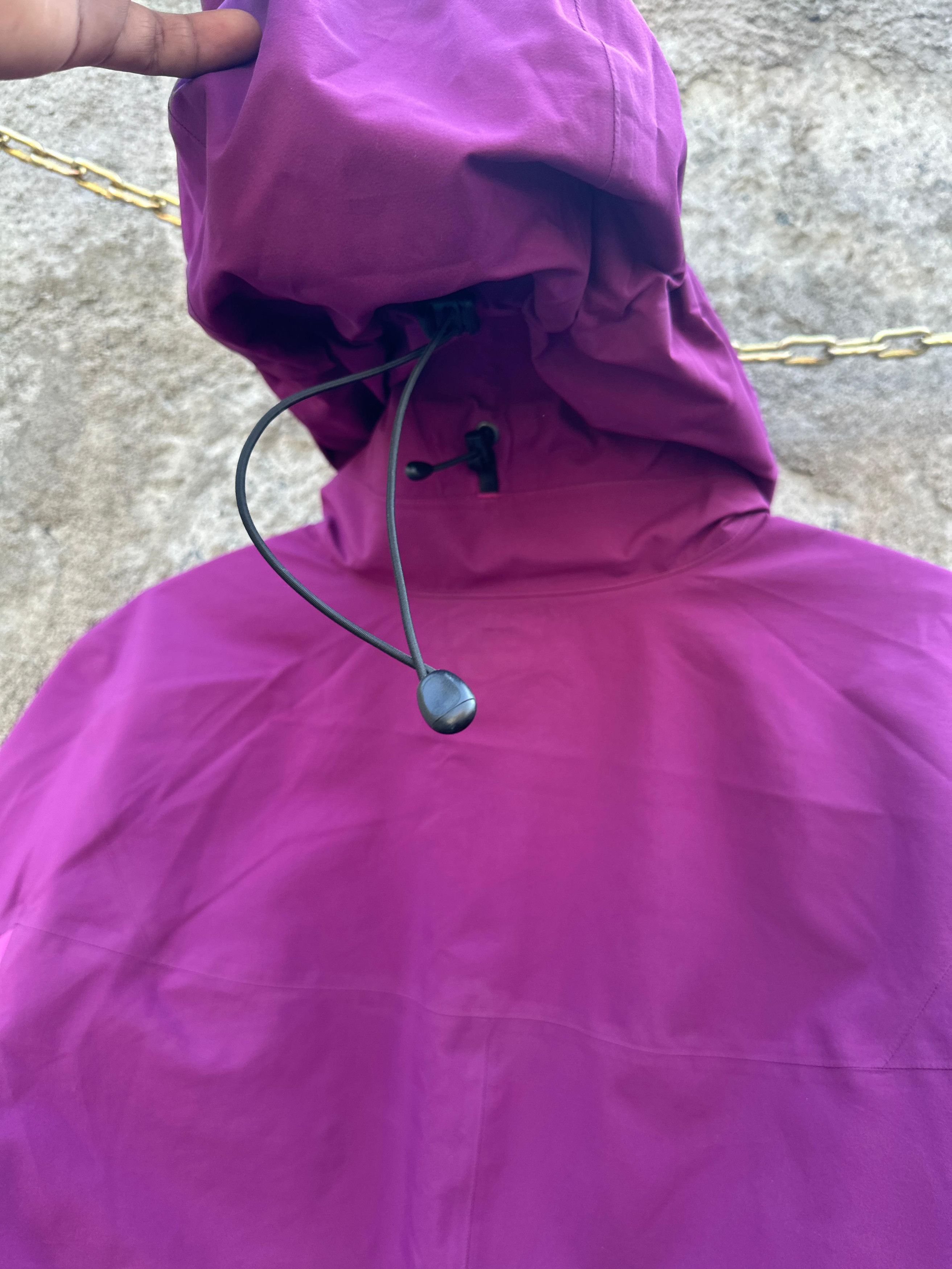 Arc'teryx Arc'teryx Women's GORE-TEX Hard Shell Jacket (Beta AR) Size US L / EU 52-54 / 3 - 12 Thumbnail