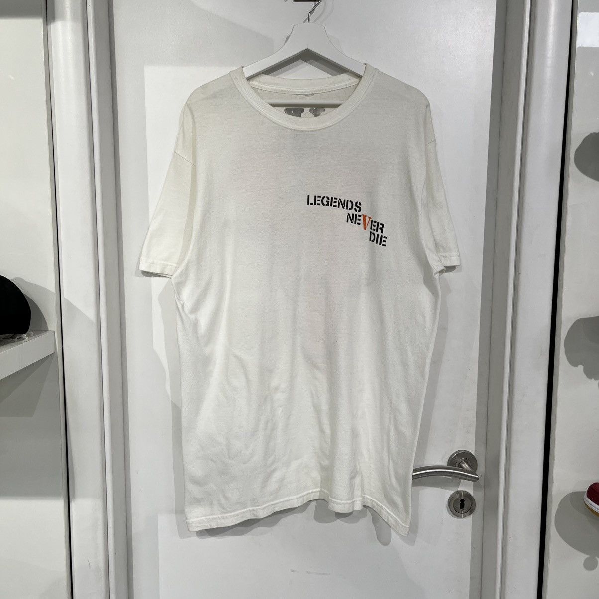 999 Club × Vlone Vlone x Juice Wrld Butterfly Tee White Size US L / EU 52-54 / 3 - 2 Thumbnail
