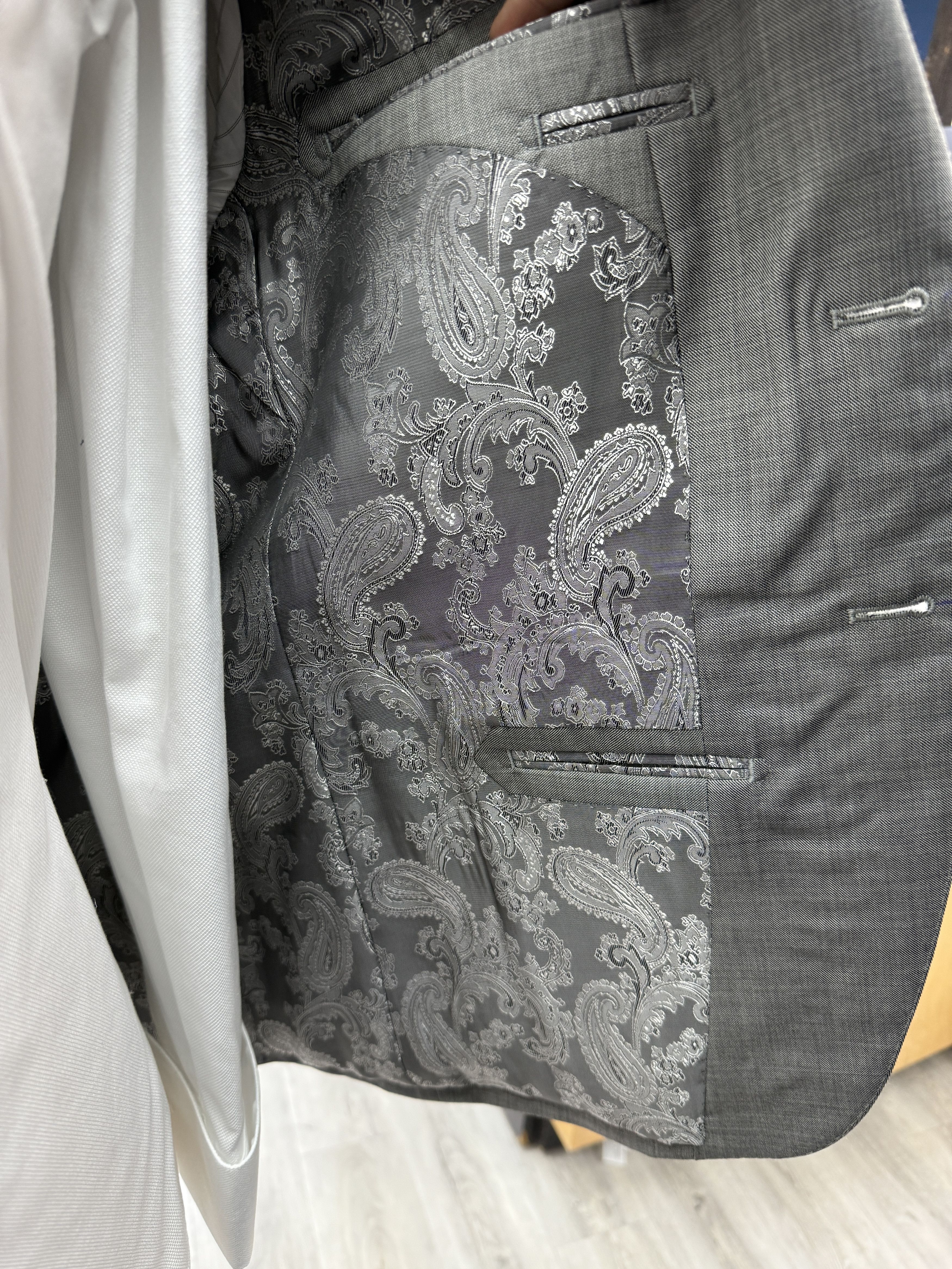 Designer × Other 42R Bespoke 2Pc Suit, Notch Lapel, Vents, Full Canva Size 42R - 11 Thumbnail