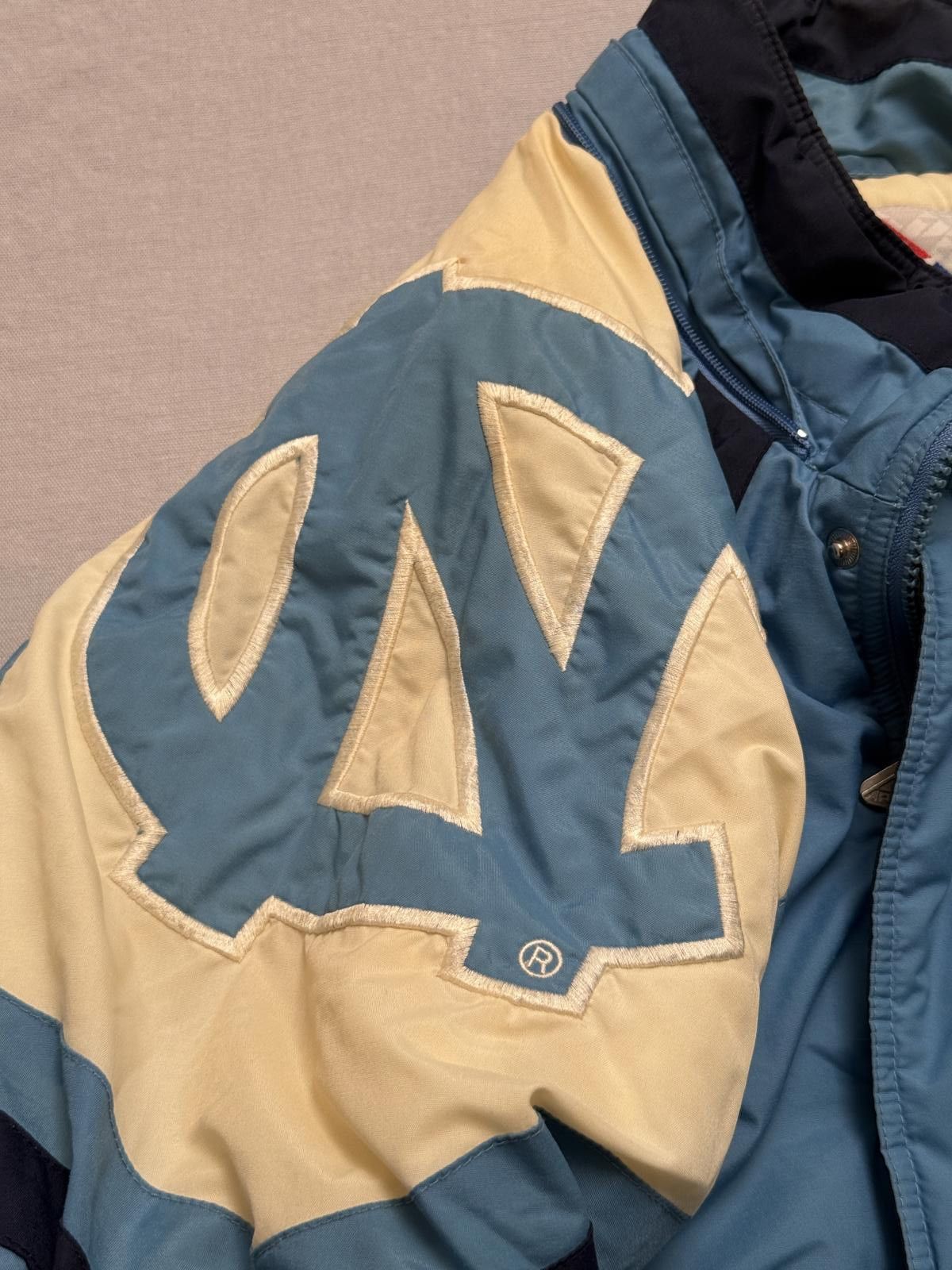 NFL VTG Apex One UNC Tarheels Zip Up jacket North Carolina XL Size US XL / EU 56 / 4 - 7 Thumbnail