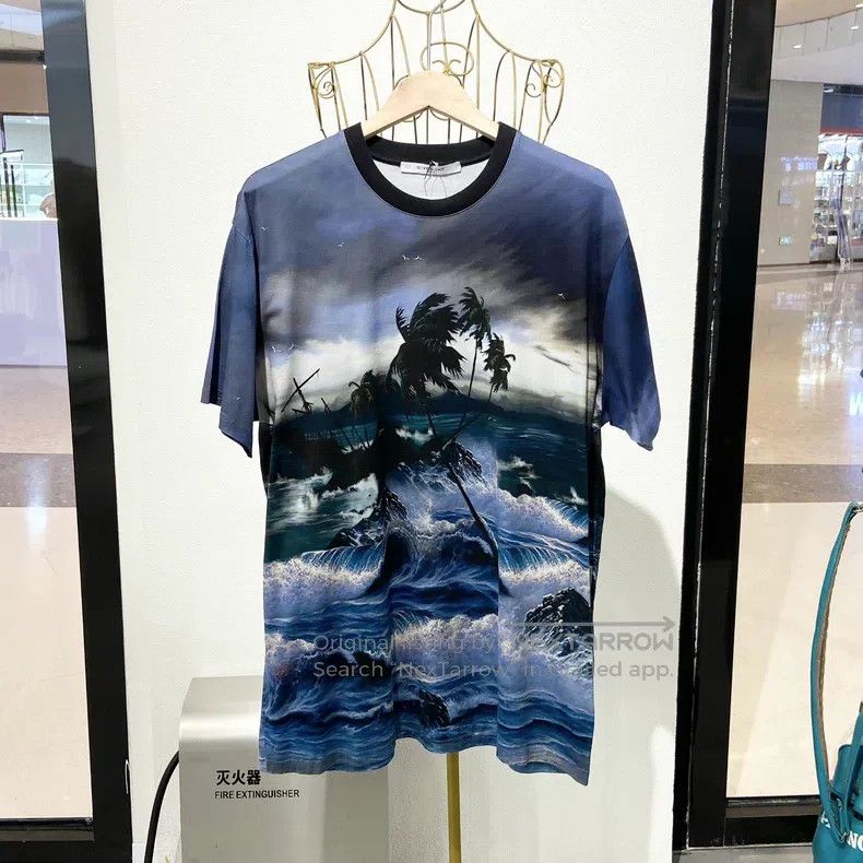 Givenchy Givenchy Men's Hawaiian Wave T-Shirt Size US M / EU 48-50 / 2 - 1 Thumbnail