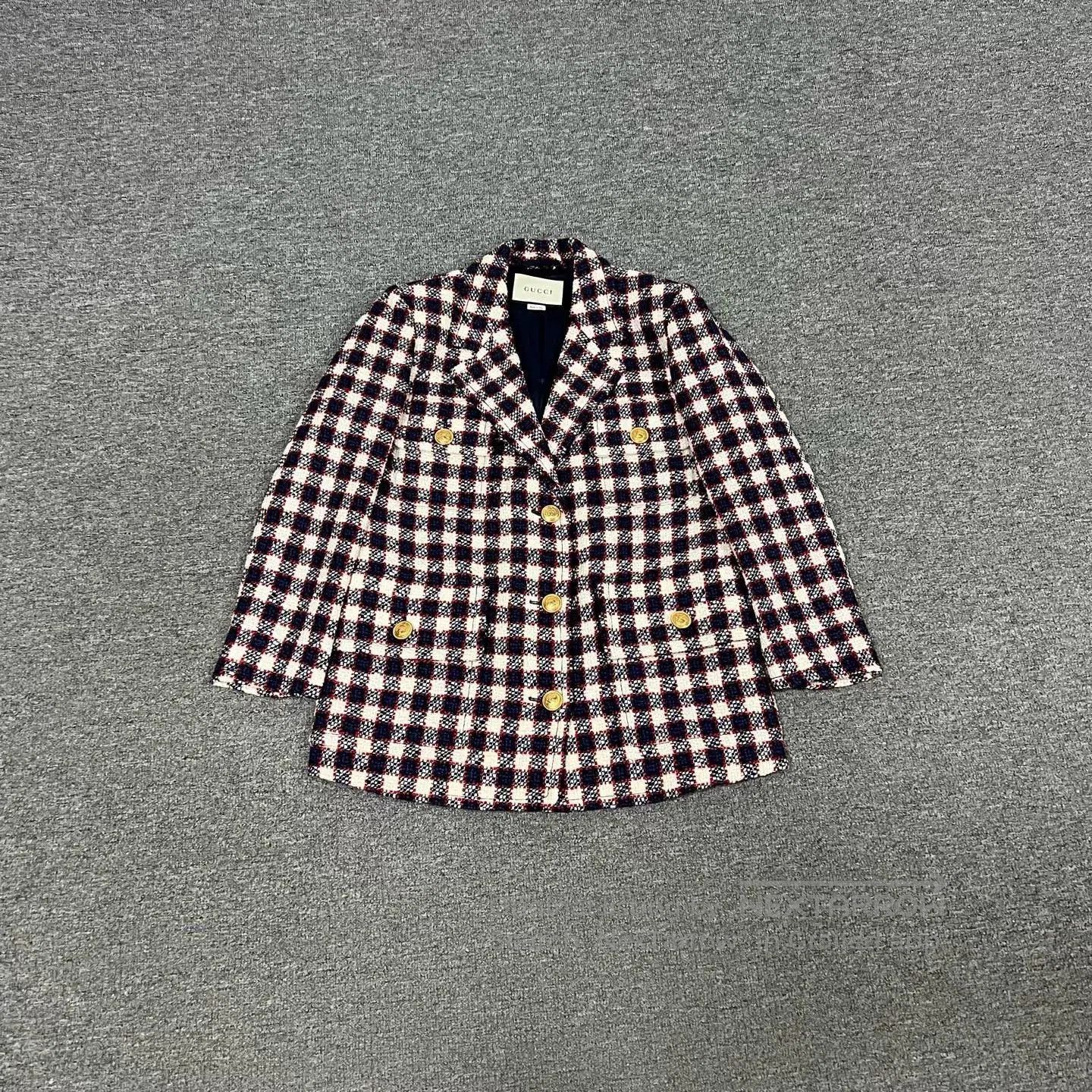 Gucci Gucci Tweed Plaid Gold Buckle Blazer. Size M / US 6-8 / IT 42-44 - 1 Thumbnail