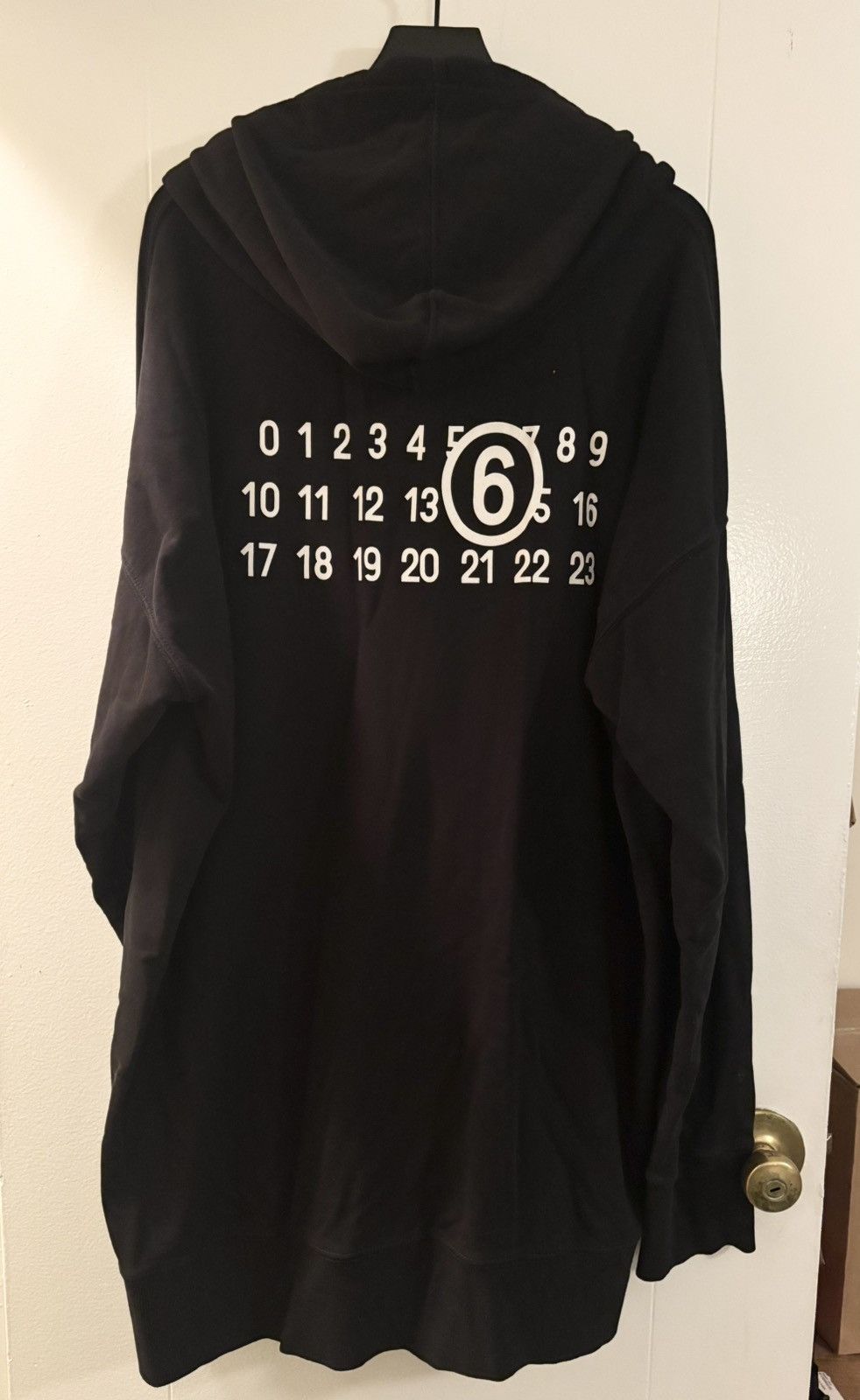 MM6 Maison Margiela cat 長袖カットソー Broken Mirror Graphic T-Shirt in Black – SVRN