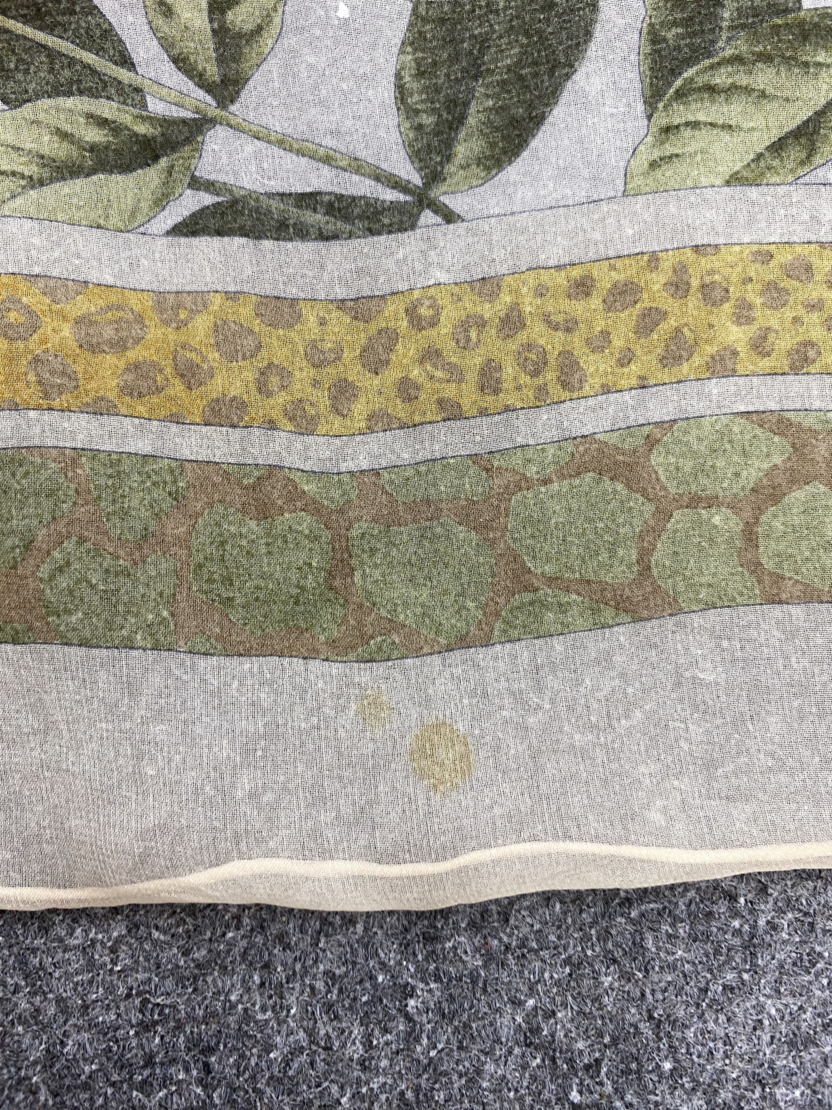 Salvatore Ferragamo × Vintage Salvatore Ferragamo Silk Scarf / Foulards / Babushka SN0018 Size ONE SIZE - 4 Thumbnail