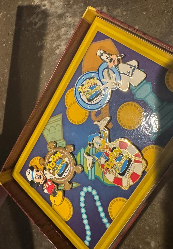 Disney Disney Toon Pins Size ONE SIZE - 1 Thumbnail