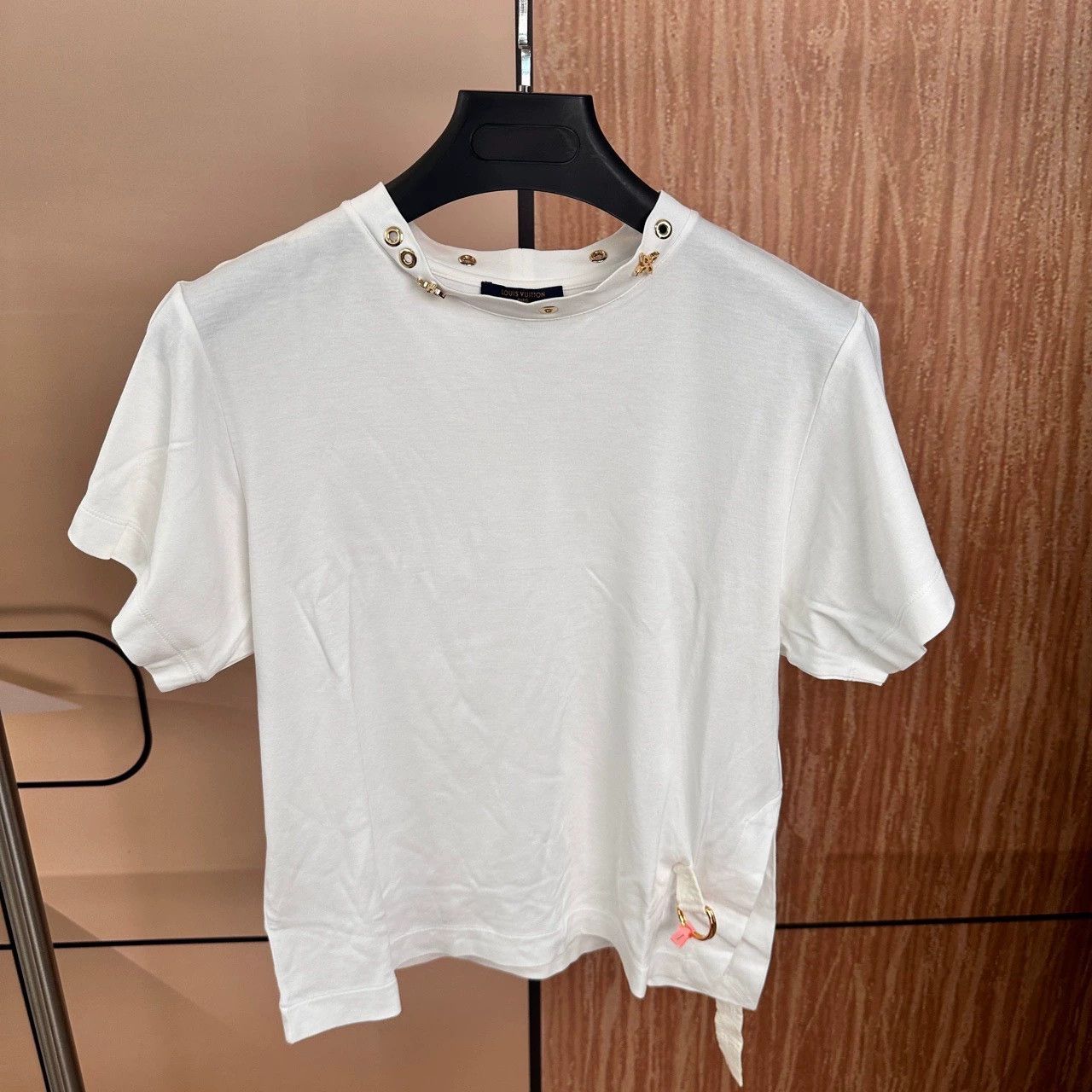 Louis Vuitton Louis Vuitton Short Sleeve White Logo Top Size M / US 6-8 / IT 42-44 - 1 Thumbnail