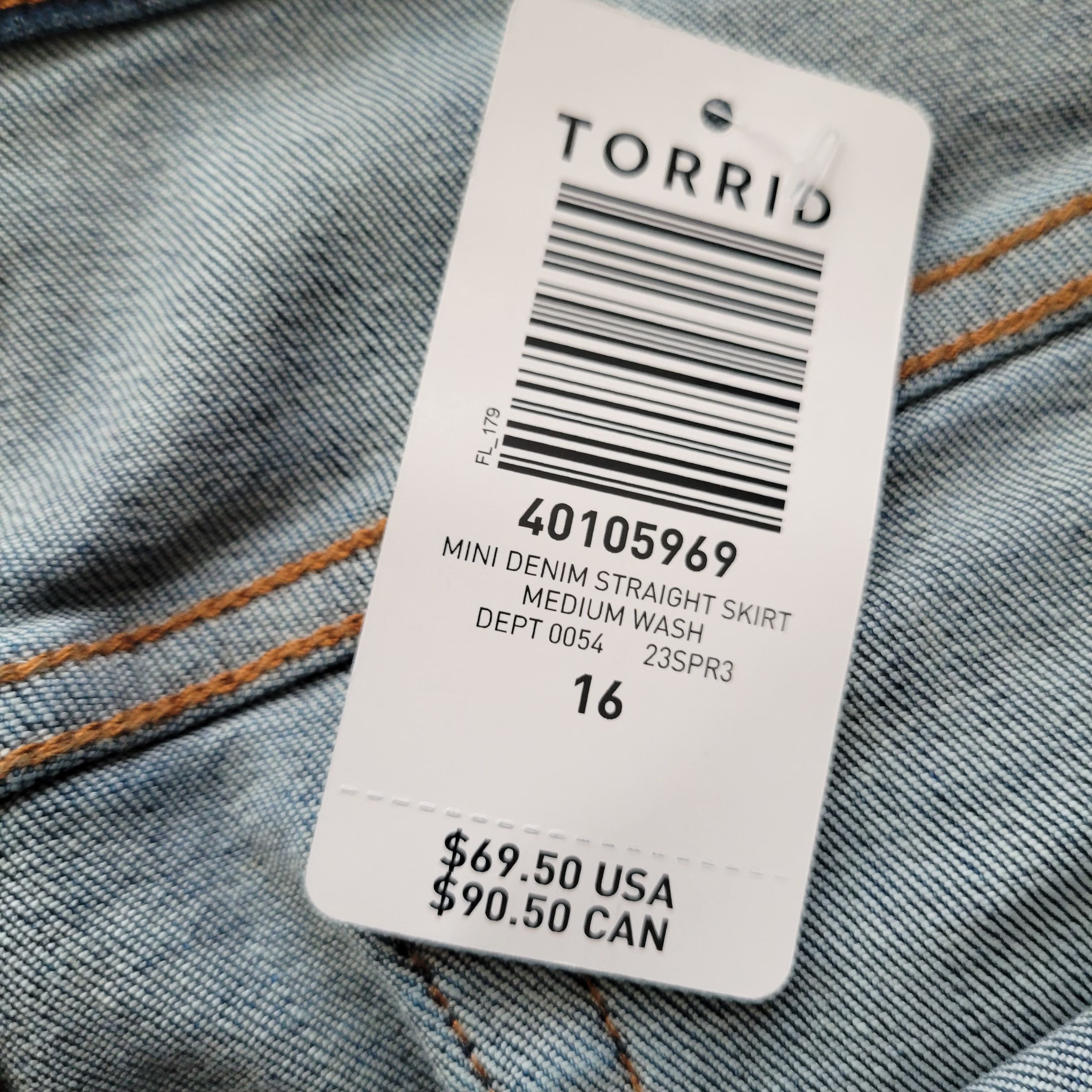Torrid Torrid Mini Denim Straight Skirt Medium Wash Size 16 Women's Size 38" / US 16 / IT 52 - 6 Thumbnail
