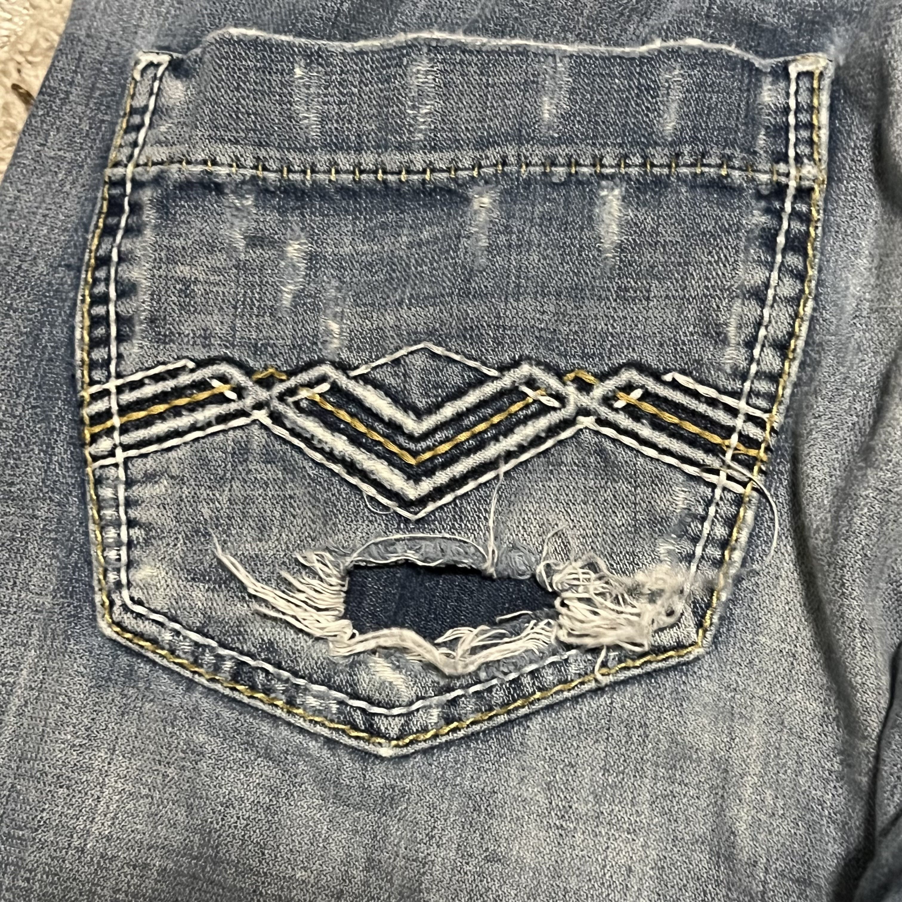 BKE Buckle BKE Tyler Distressed Jeans Size 33x31 Light Wash Size US 33 - 5 Thumbnail