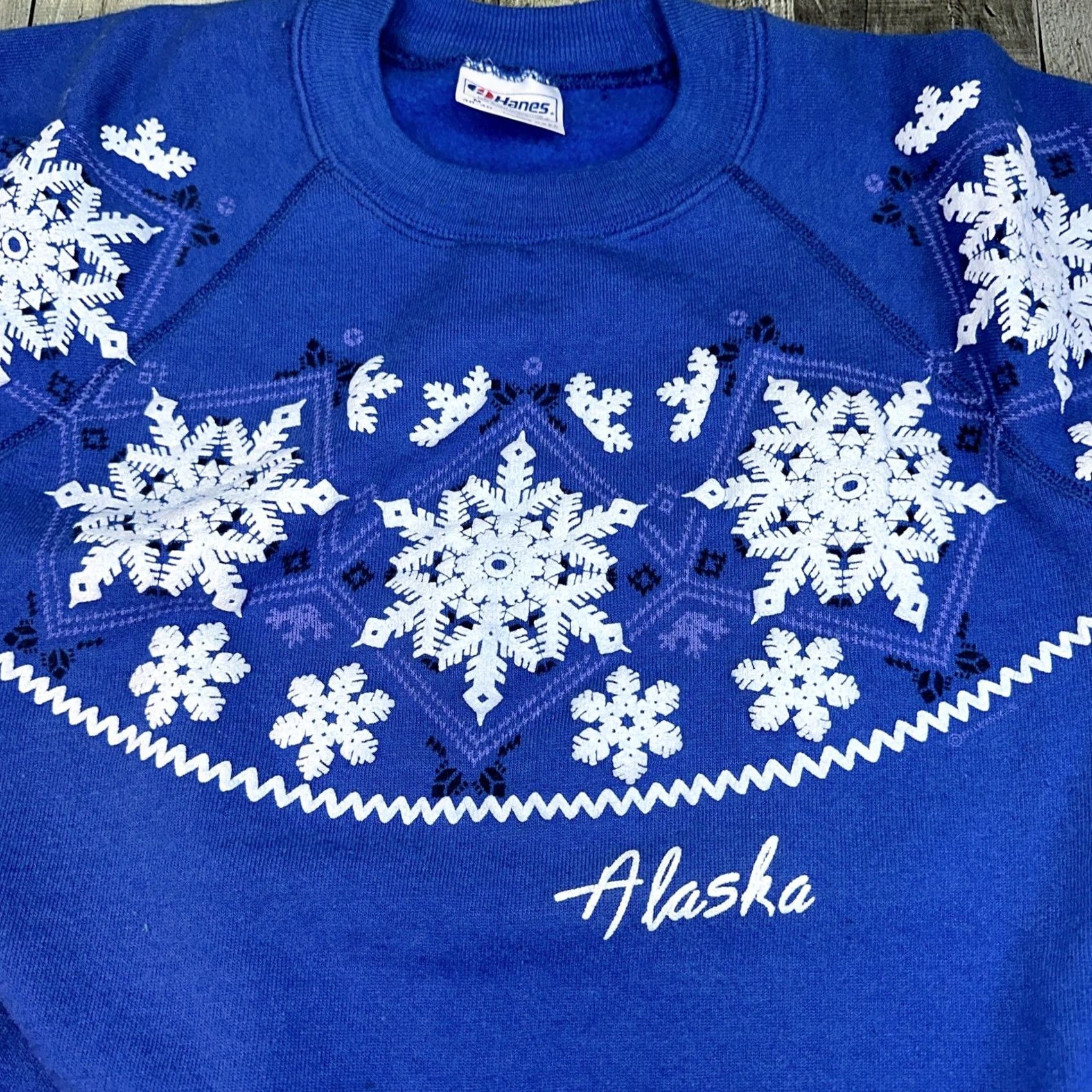 Hanes VINTAGE Hanes Women Sweatshirt Crew Neck Blue 80’s Alaska Snowflakes Bear Pullover M US Made Womens Size M / US 6-8 / IT 42-44 - 2 Thumbnail