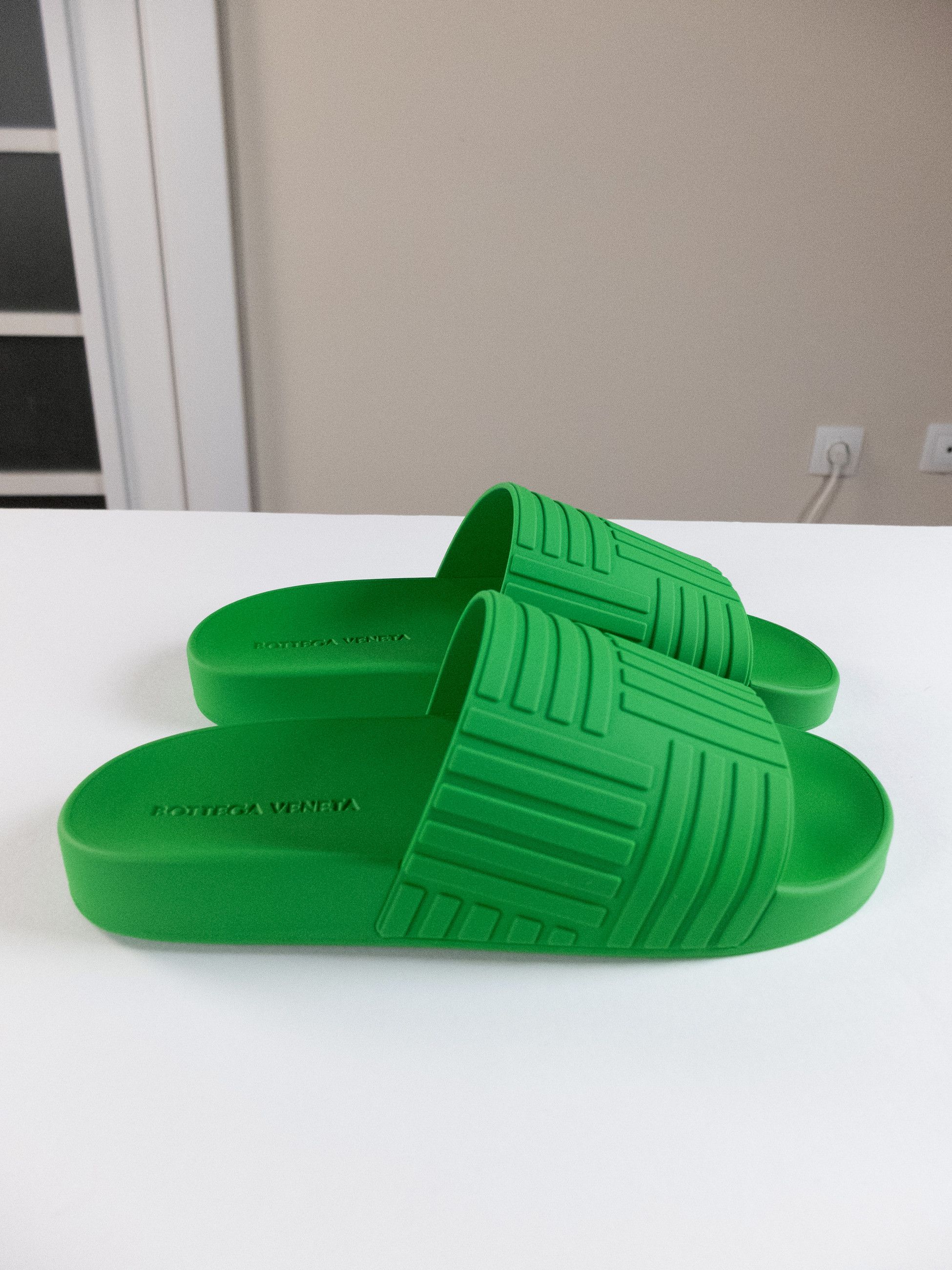 Bottega Veneta BOTTEGA VENETA Slides parakeet green rubber slide sandals 42 Size US 9 / EU 42 - 3 Thumbnail