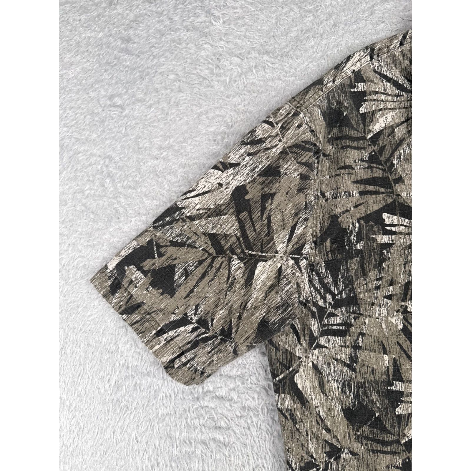 Croft & Barrow Croft & Barrow Shirt Adult Medium Gray Floral Hawaiian 100% Cotton Short Sleeve Mens Size US M / EU 48-50 / 2 - 3 Thumbnail