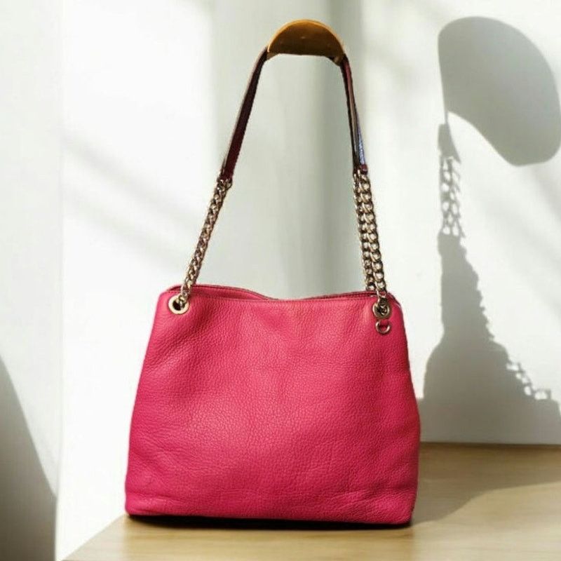 Michael Kors Michael Kors fushia pebbled leather shoulder bag. Size ONE SIZE - 2 Thumbnail