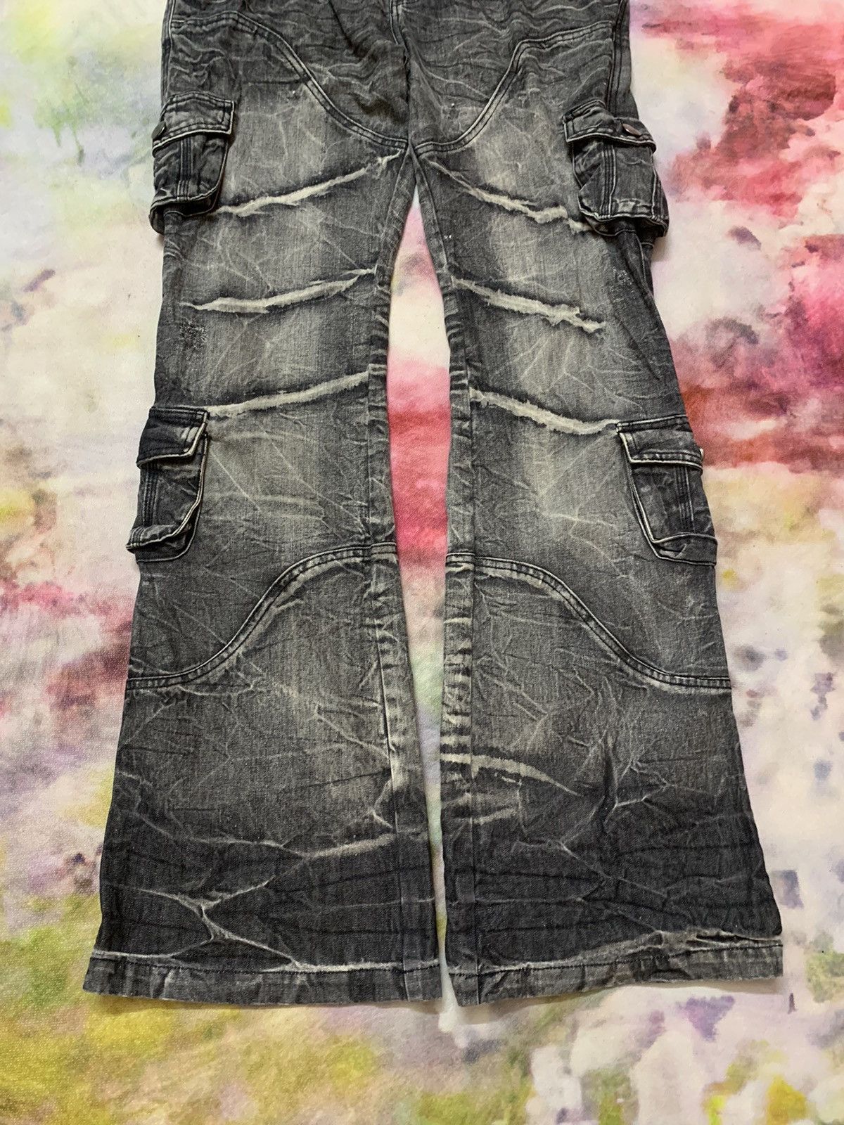 TopIsm Gimmick Washed Flared Cargo Denim